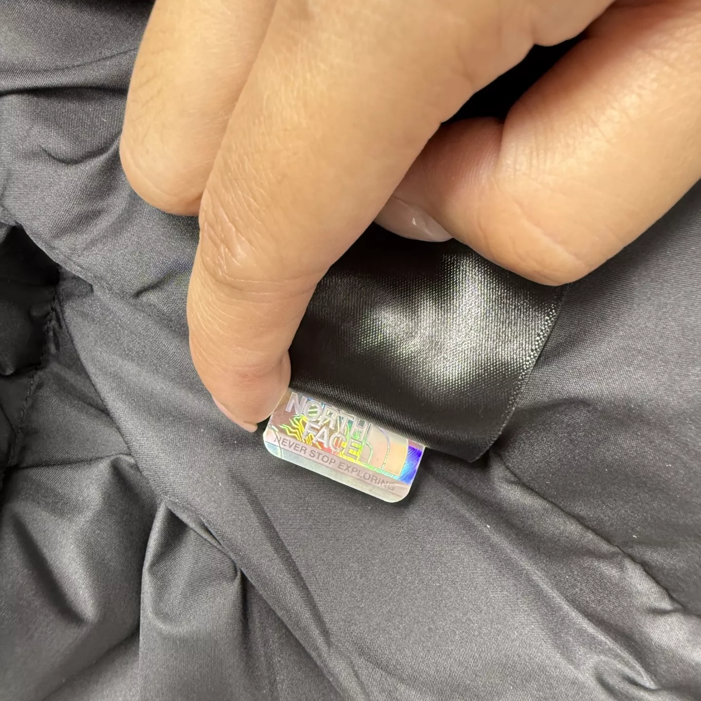 노스페이스 무광 숨김 후드 남녀공용 쇼트 패딩 상세 이미지 12