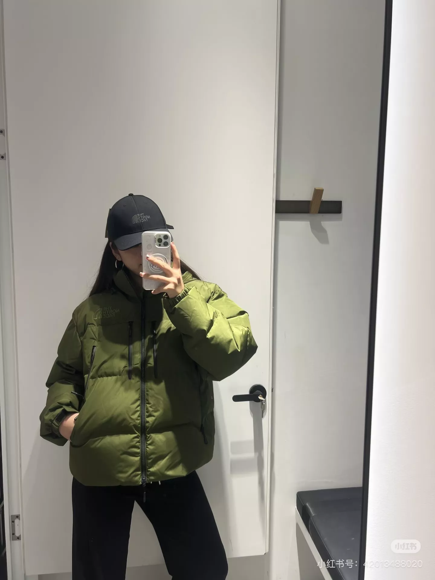 노스페이스 무광 숨김 후드 남녀공용 쇼트 패딩 상세 이미지 28