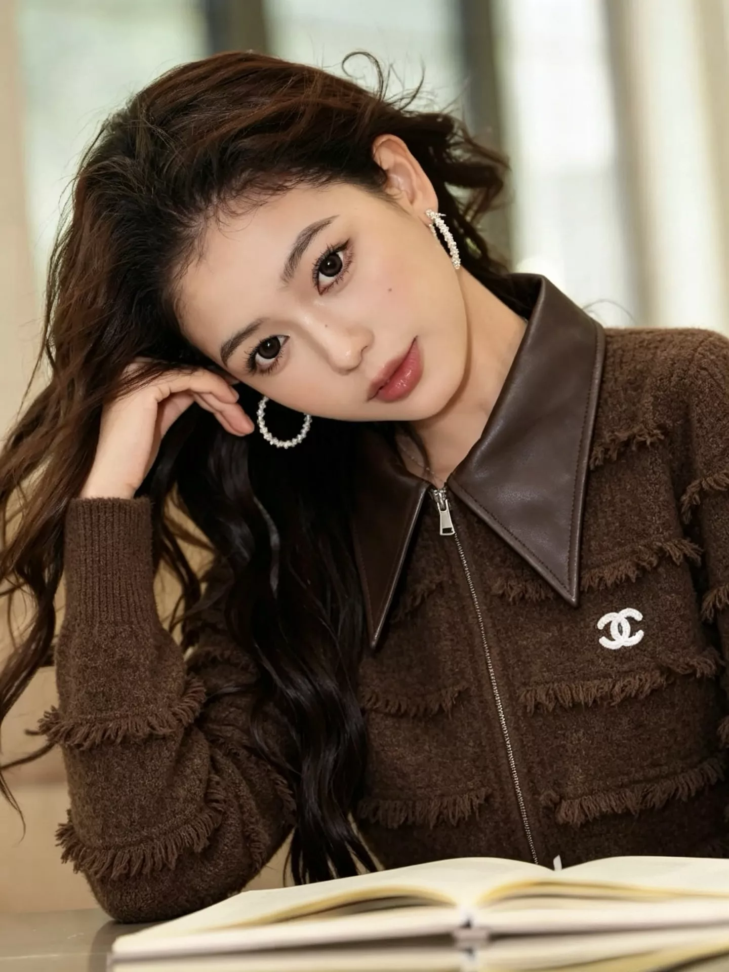 샤넬 가죽 칼라 크롭 여성용 니트 재킷 상세 이미지 11