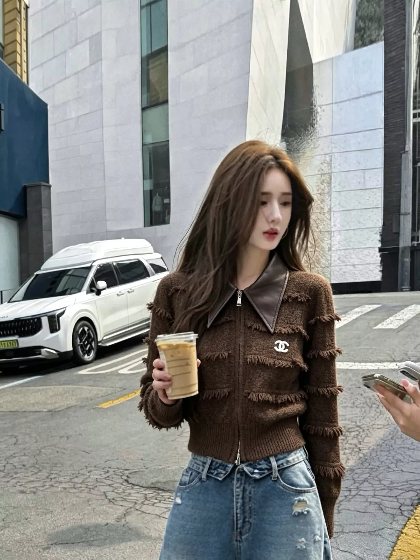 샤넬 가죽 칼라 크롭 여성용 니트 재킷 상세 이미지 13