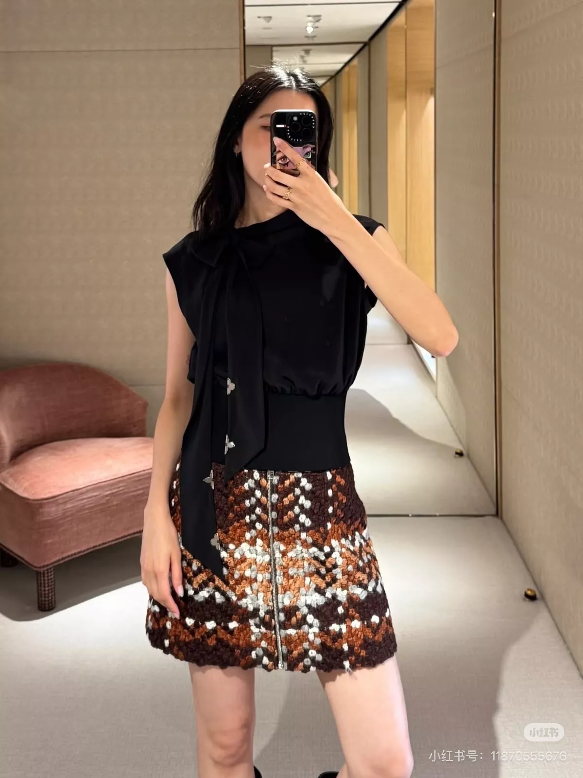 루이비통 타이넥 크롭 여성용 민소매 블라우스 상세 이미지 23