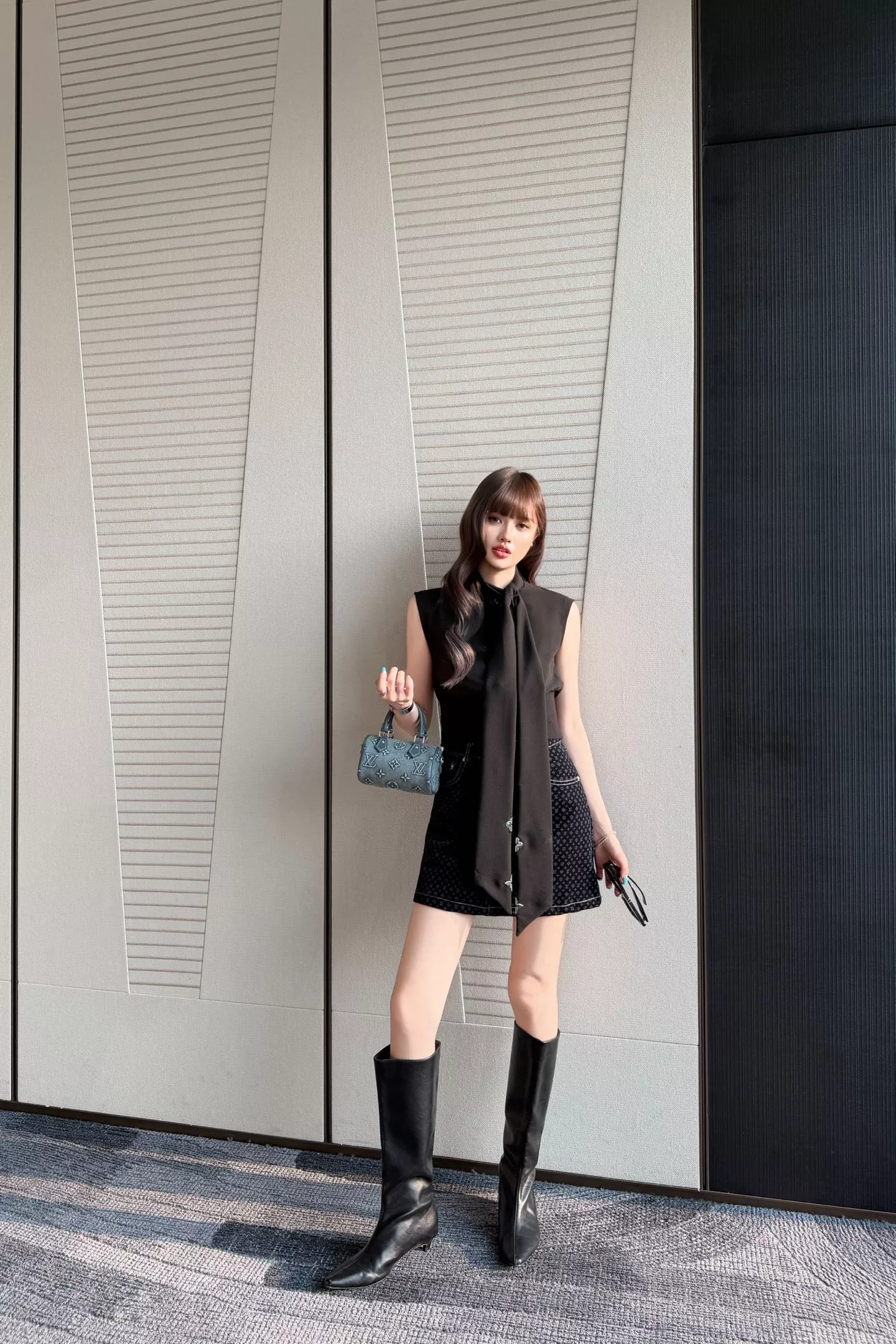 루이비통 타이넥 크롭 여성용 민소매 블라우스 상세 이미지 36