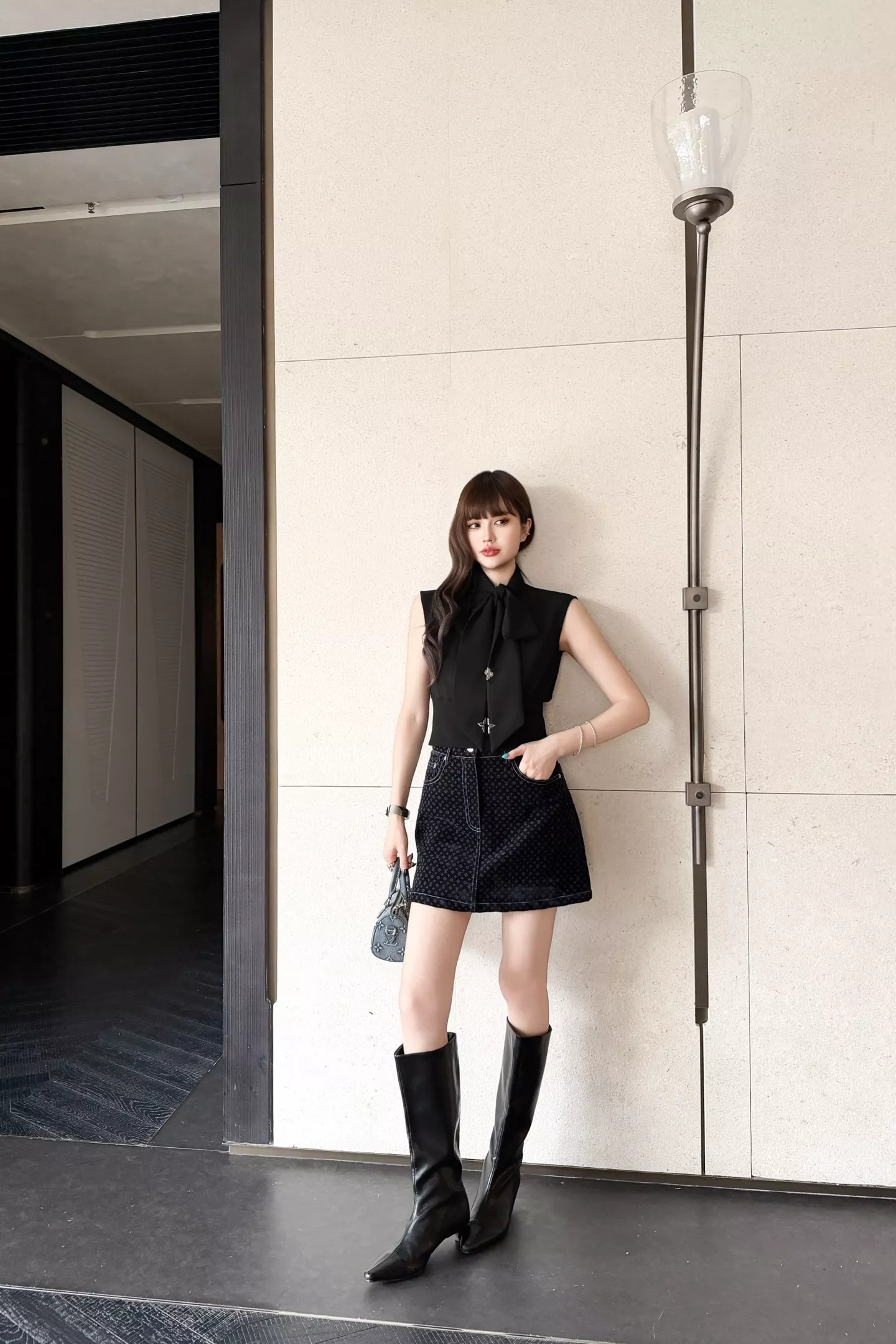 루이비통 타이넥 크롭 여성용 민소매 블라우스 상세 이미지 40