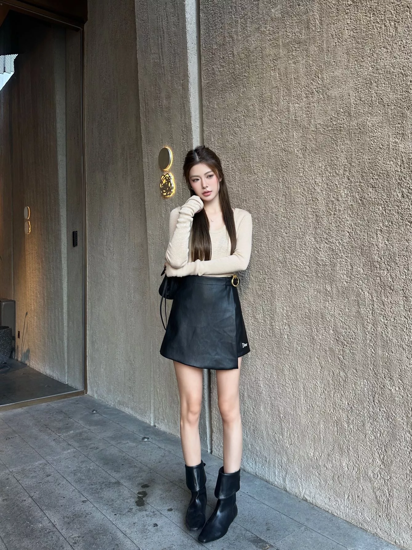 디올 비대칭 랩 디자인 여성용 가죽 팬츠 상세 이미지 14
