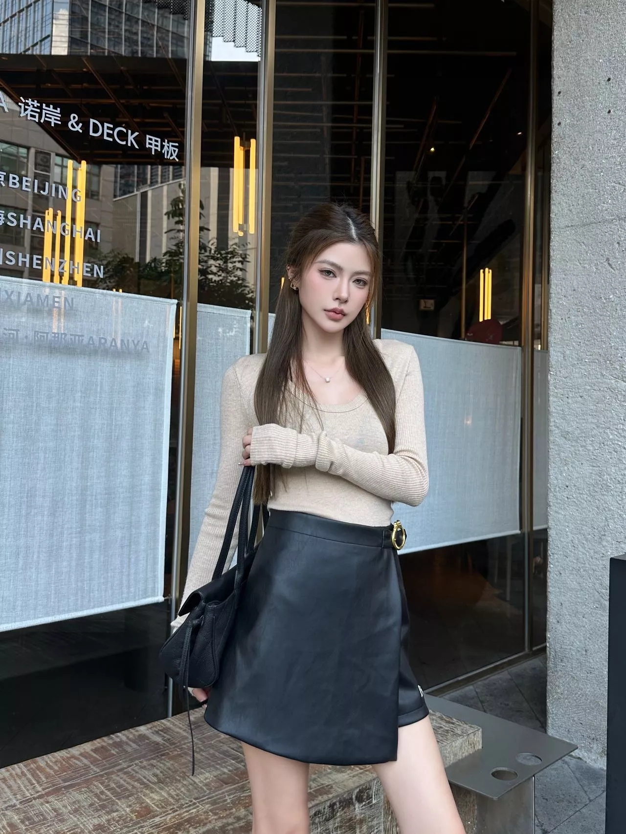 디올 비대칭 랩 디자인 여성용 가죽 팬츠 상세 이미지 16