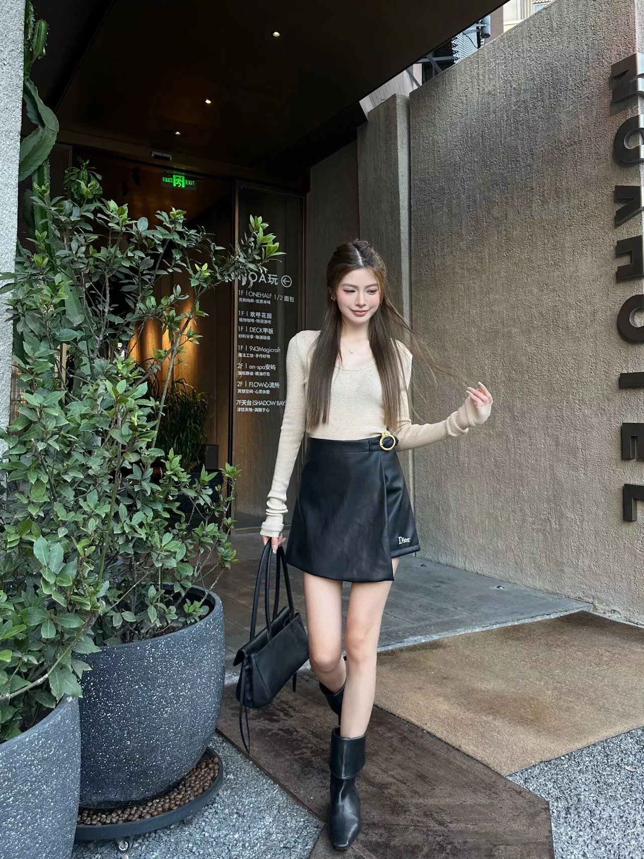 디올 비대칭 랩 디자인 여성용 가죽 팬츠 상세 이미지 17