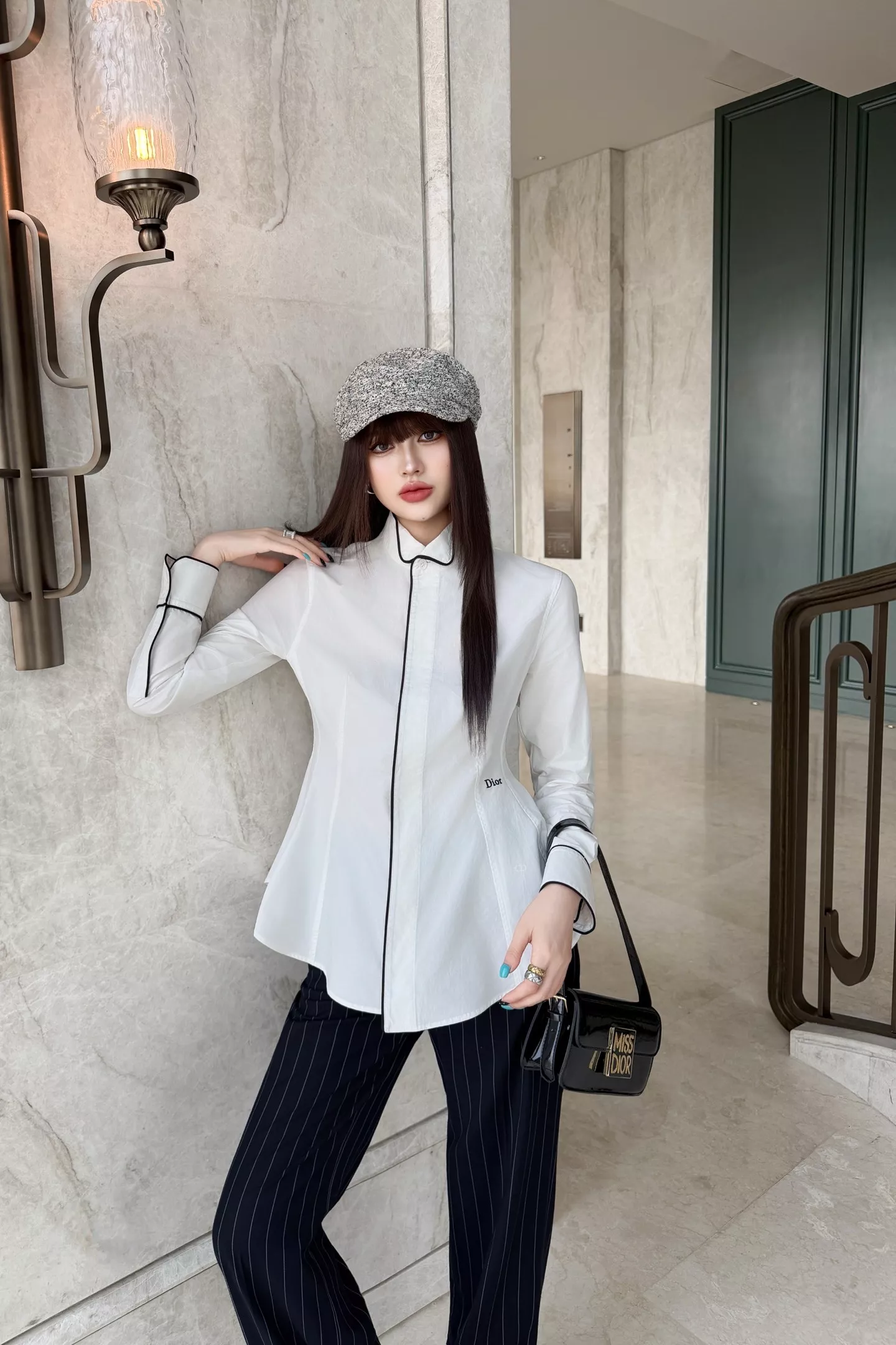 디올 배색 스탠드넥 여성용 긴소매 셔츠 상세 이미지 48
