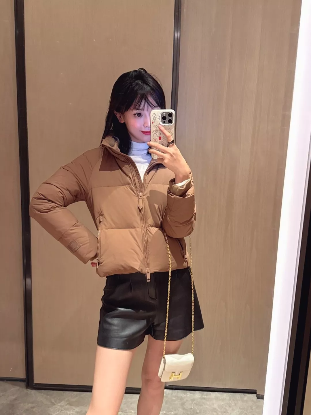 버버리 스탠드넥 체크 안감 여성용 쇼트 패딩 상세 이미지 59