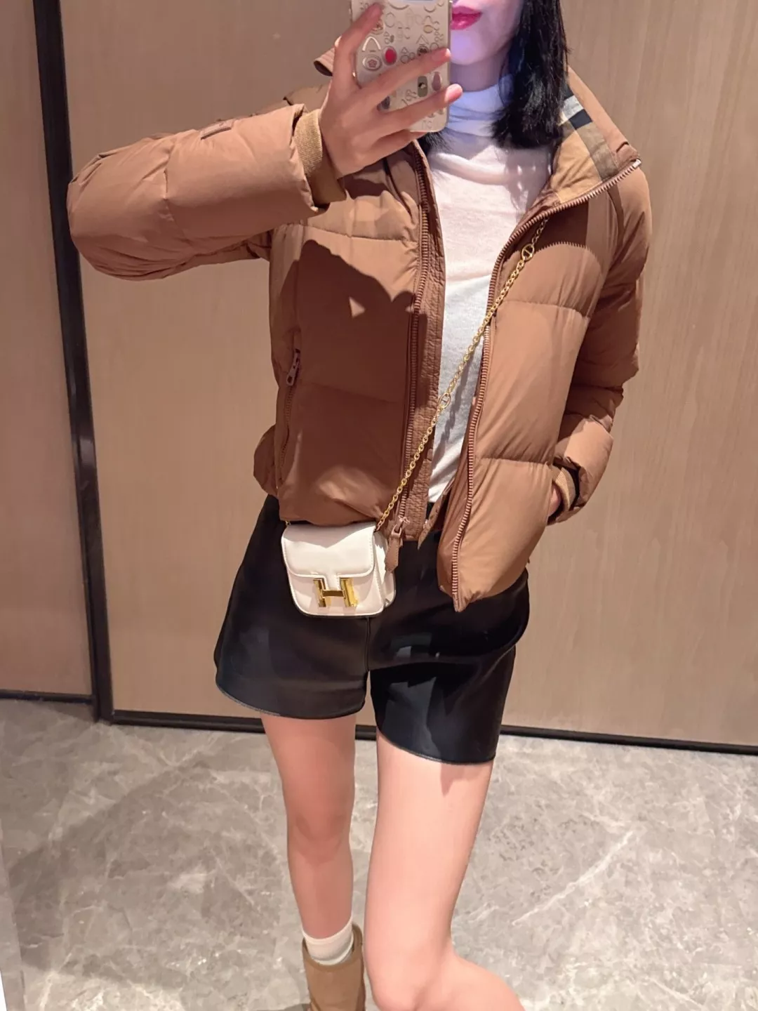 버버리 스탠드넥 체크 안감 여성용 쇼트 패딩 상세 이미지 63
