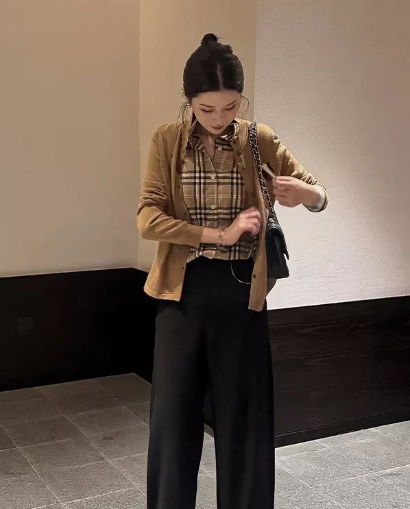 버버리 체크 셔츠 배색 여성용 긴소매 가디건 상세 이미지 25