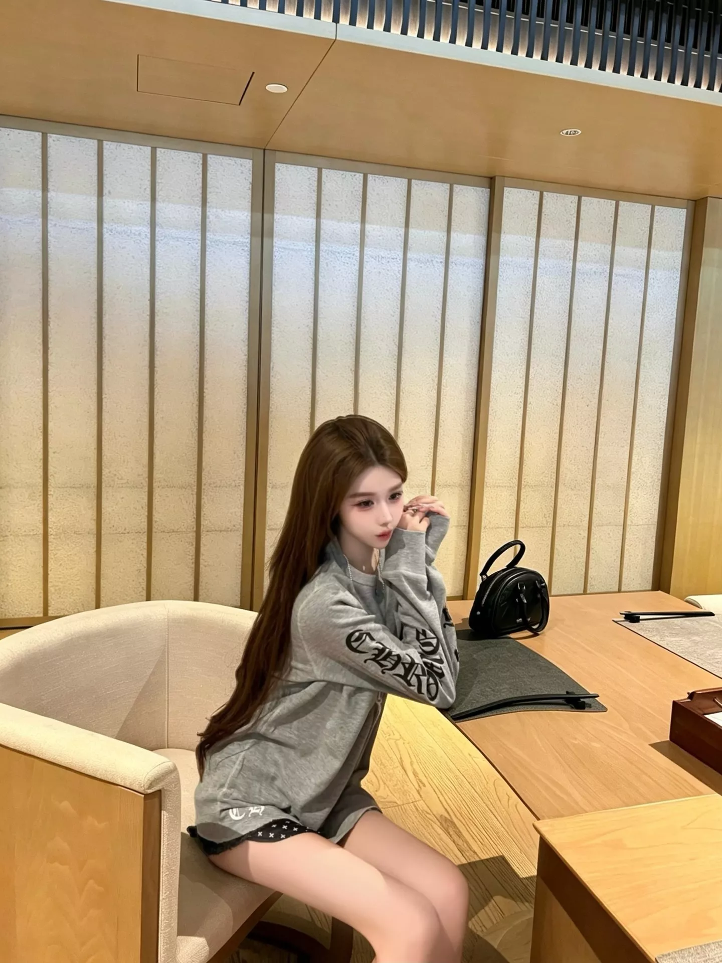 크롬하츠 와플 고딕 프린트 여성용 긴소매 티셔츠 상세 이미지 20