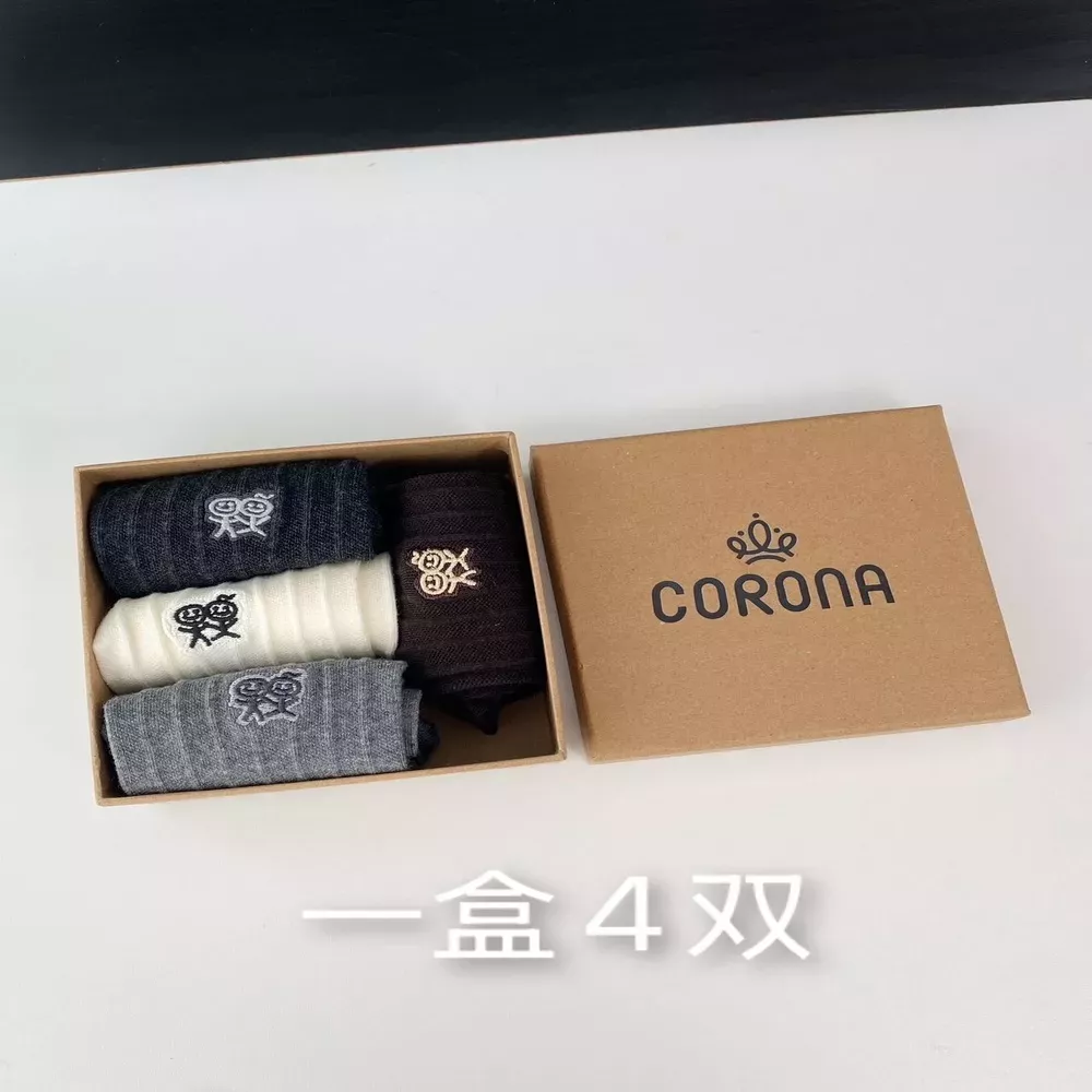 어반소피스티케이션 스틱맨 자수 면 혼방 여성용 장목 양말