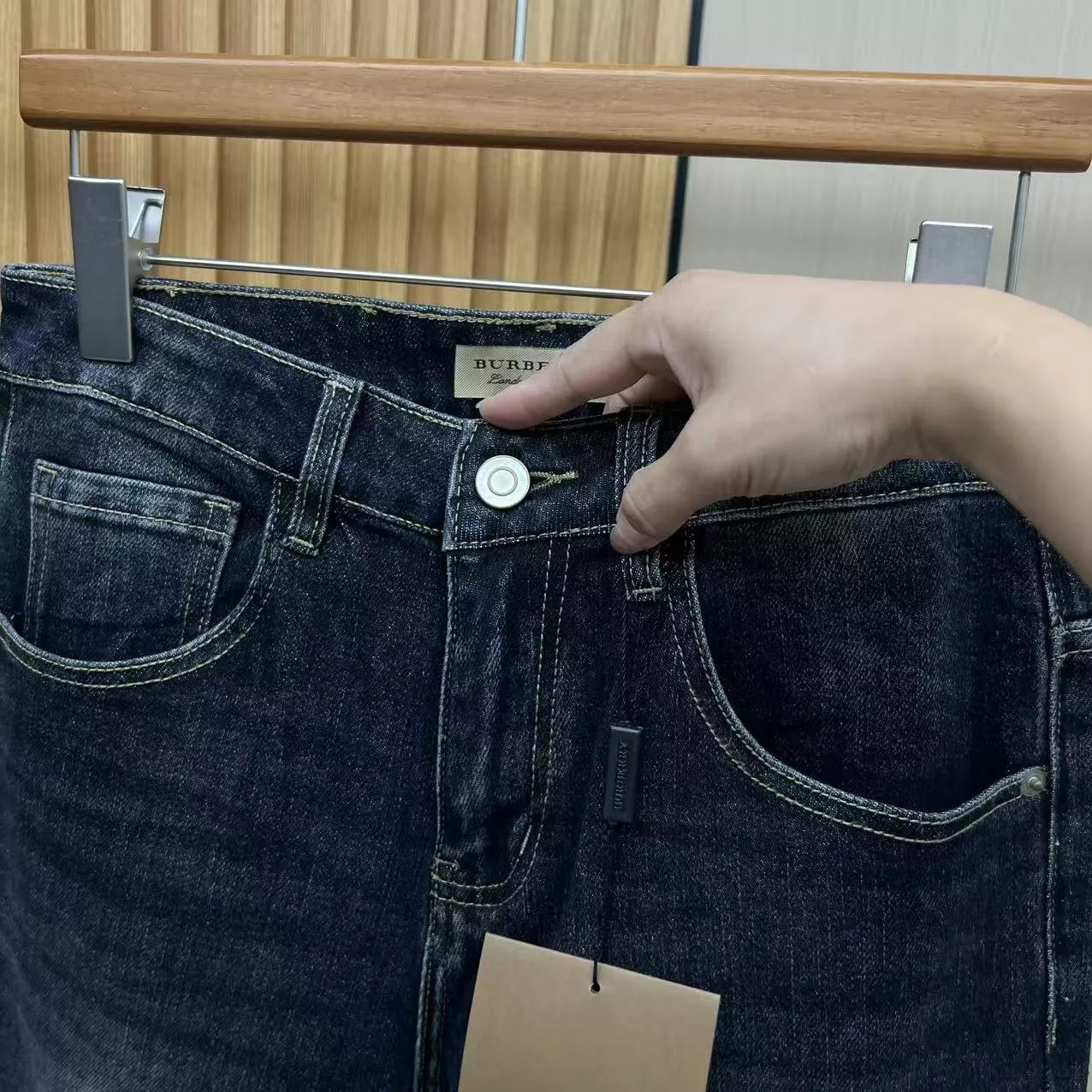 버버리 워싱 가죽 라벨 남녀공용 데님 팬츠 상세 이미지 18