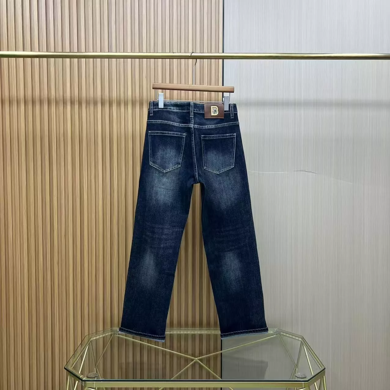 버버리 워싱 가죽 라벨 남녀공용 데님 팬츠 상세 이미지 4