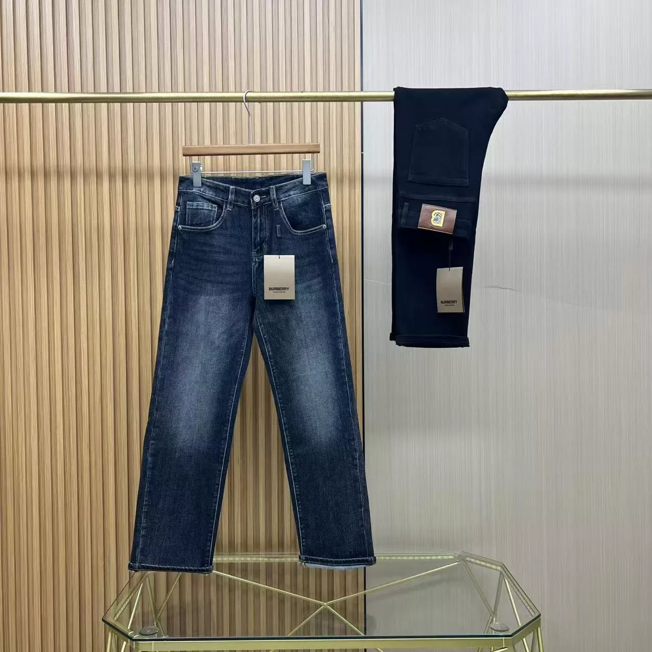 버버리 워싱 가죽 라벨 남녀공용 데님 팬츠 상세 이미지 5