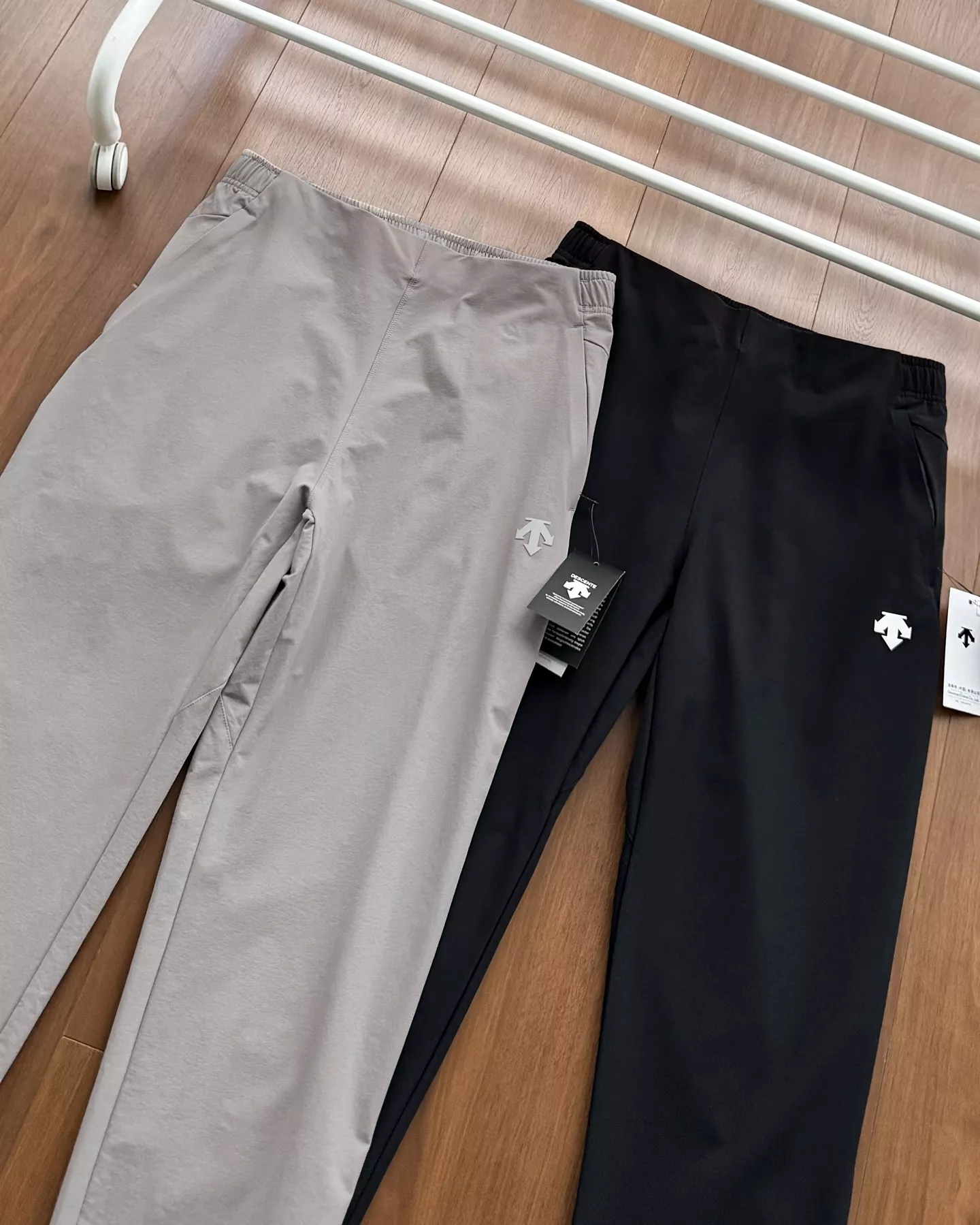 데상트 우븐 스트링 남녀공용 트레이닝 팬츠 상세 이미지 6