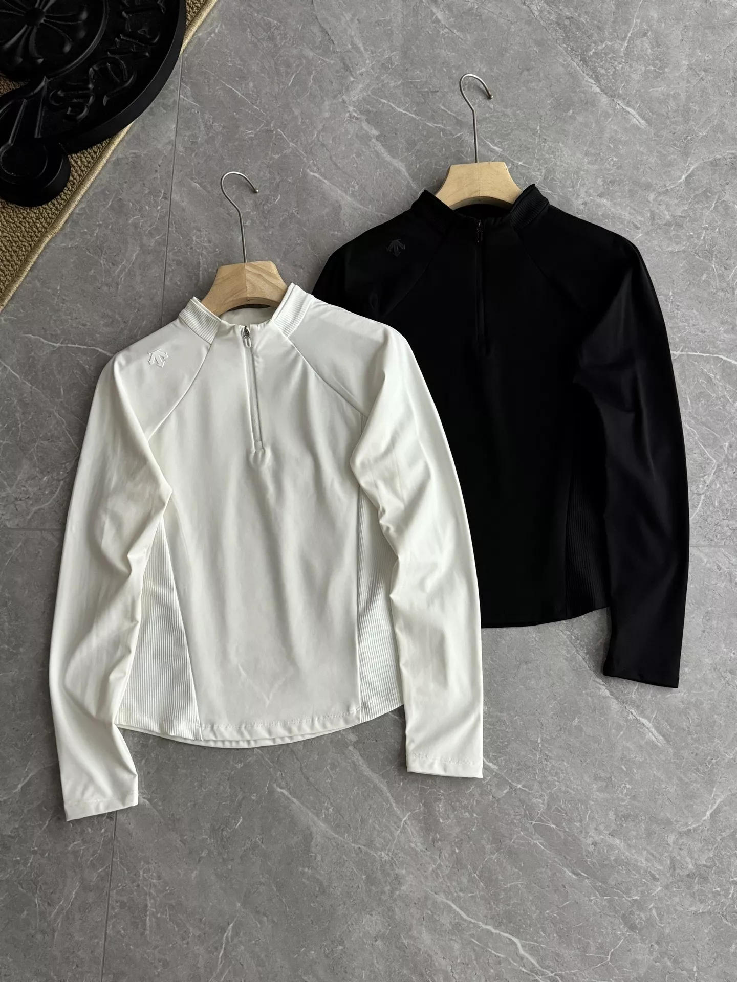 데상트 반집업 래글런 여성용 긴소매 티셔츠 상세 이미지 1