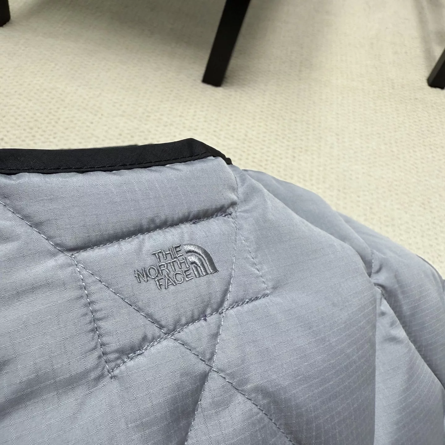 노스페이스 다이아 퀼팅 경량 남녀공용 쇼트 패딩 상세 이미지 27