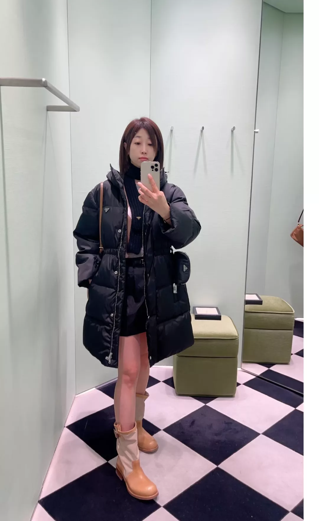 프라다 후드 허리 파우치 여성용 롱 패딩 상세 이미지 12