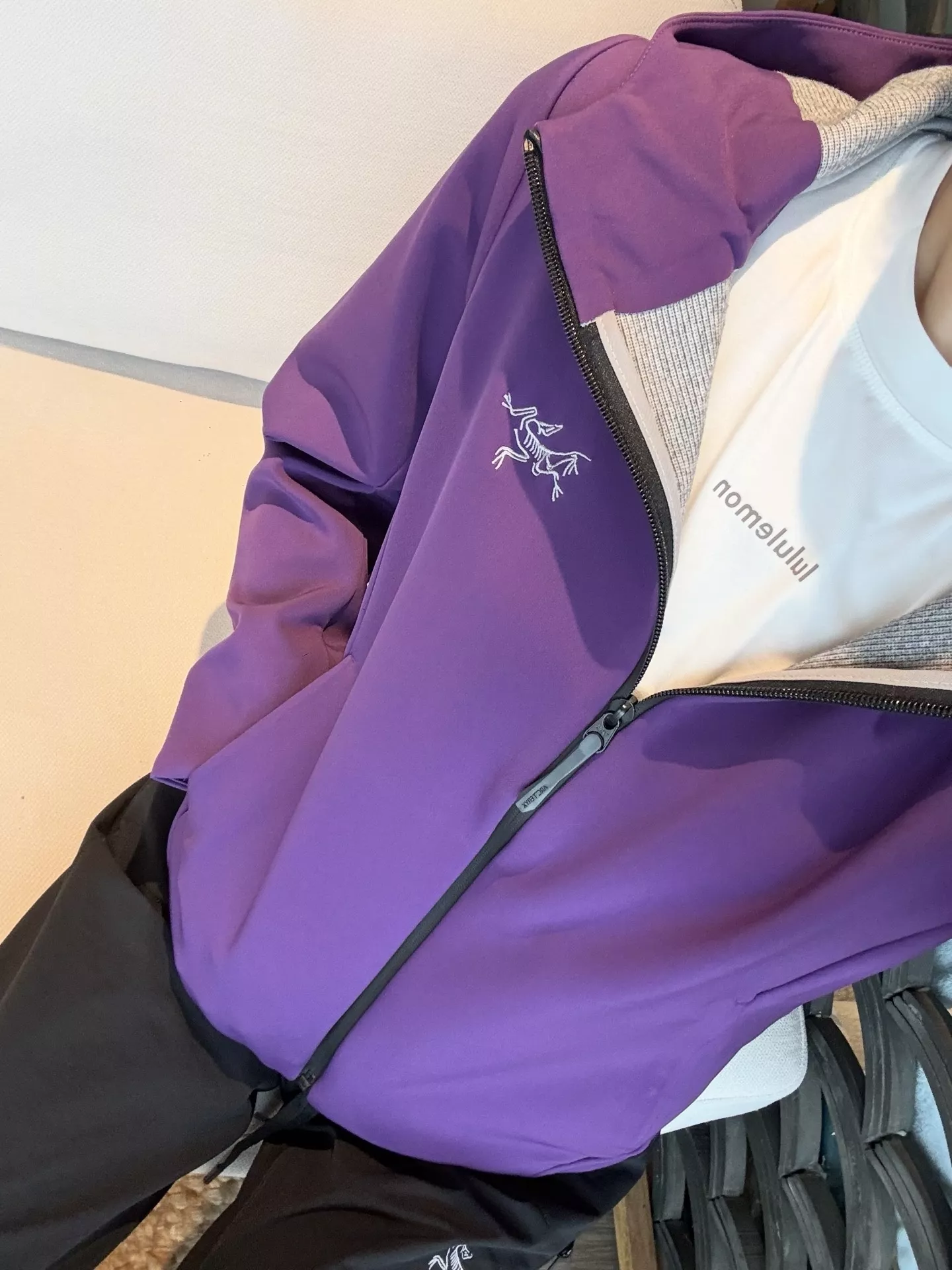 아크테릭스 소프트셸 루즈핏 여성용 후드 재킷 상세 이미지 42
