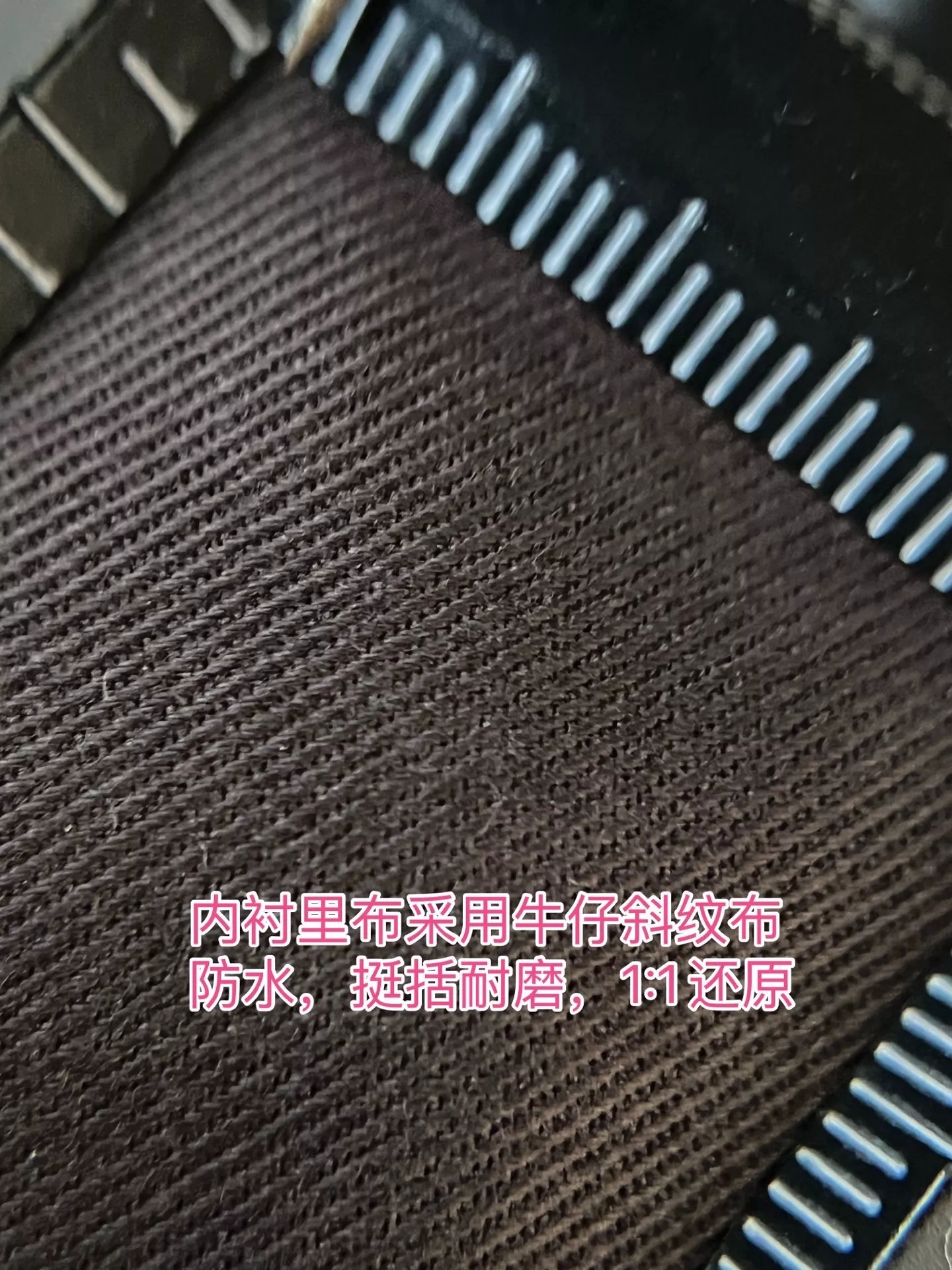 버버리 사선 체크 퀼팅 여성용 쇼트 패딩 상세 이미지 57