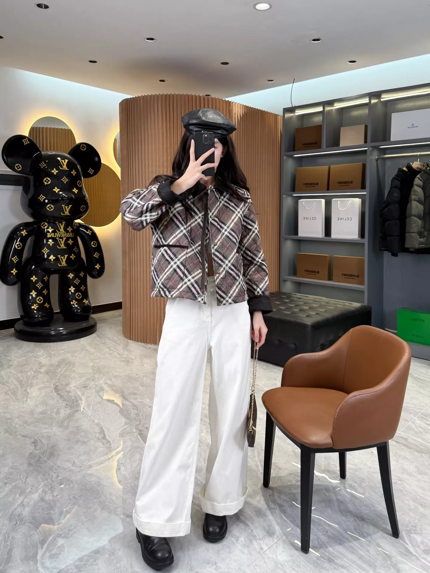 버버리 사선 체크 퀼팅 여성용 쇼트 패딩 상세 이미지 65