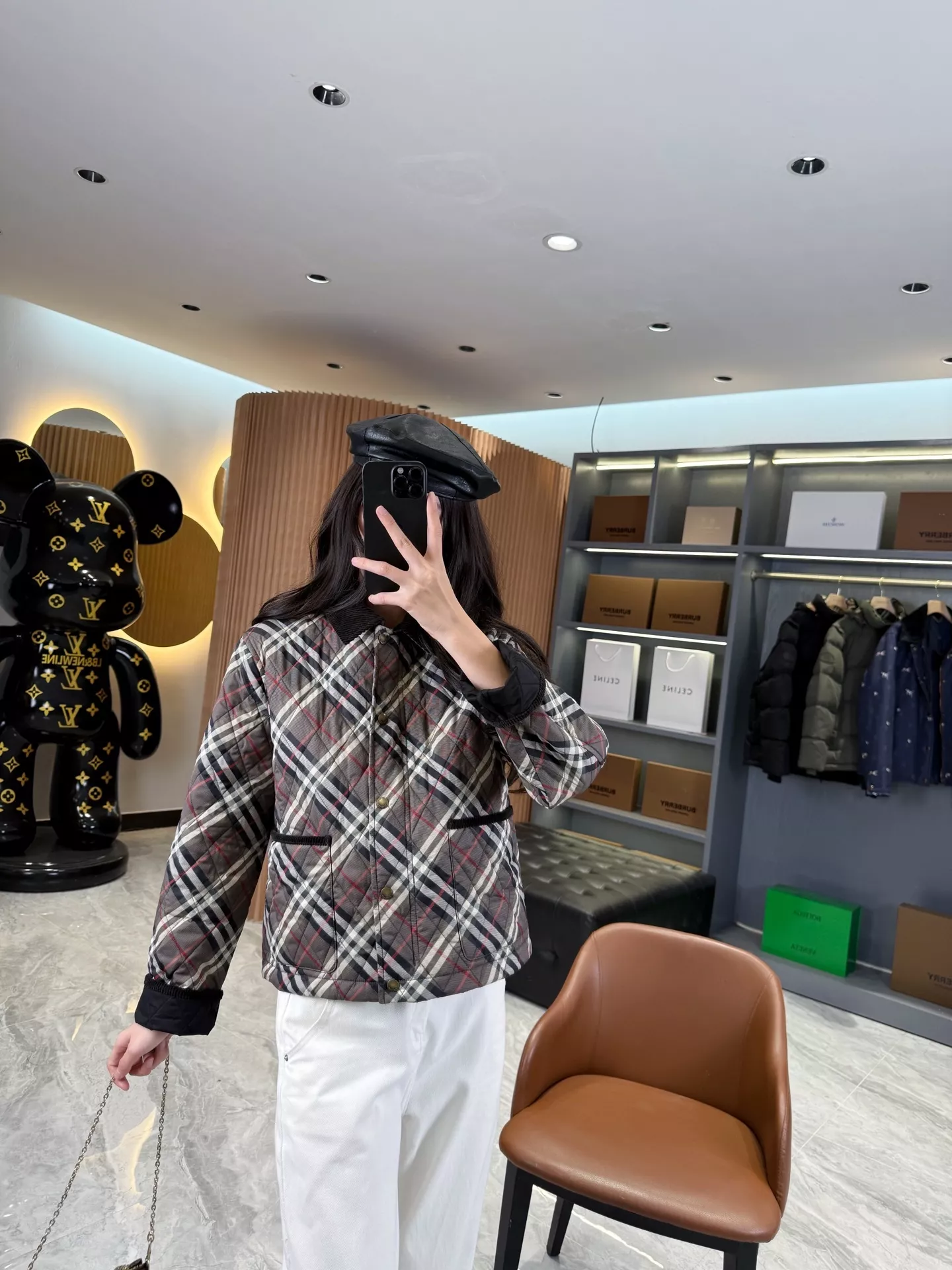 버버리 사선 체크 퀼팅 여성용 쇼트 패딩 상세 이미지 71