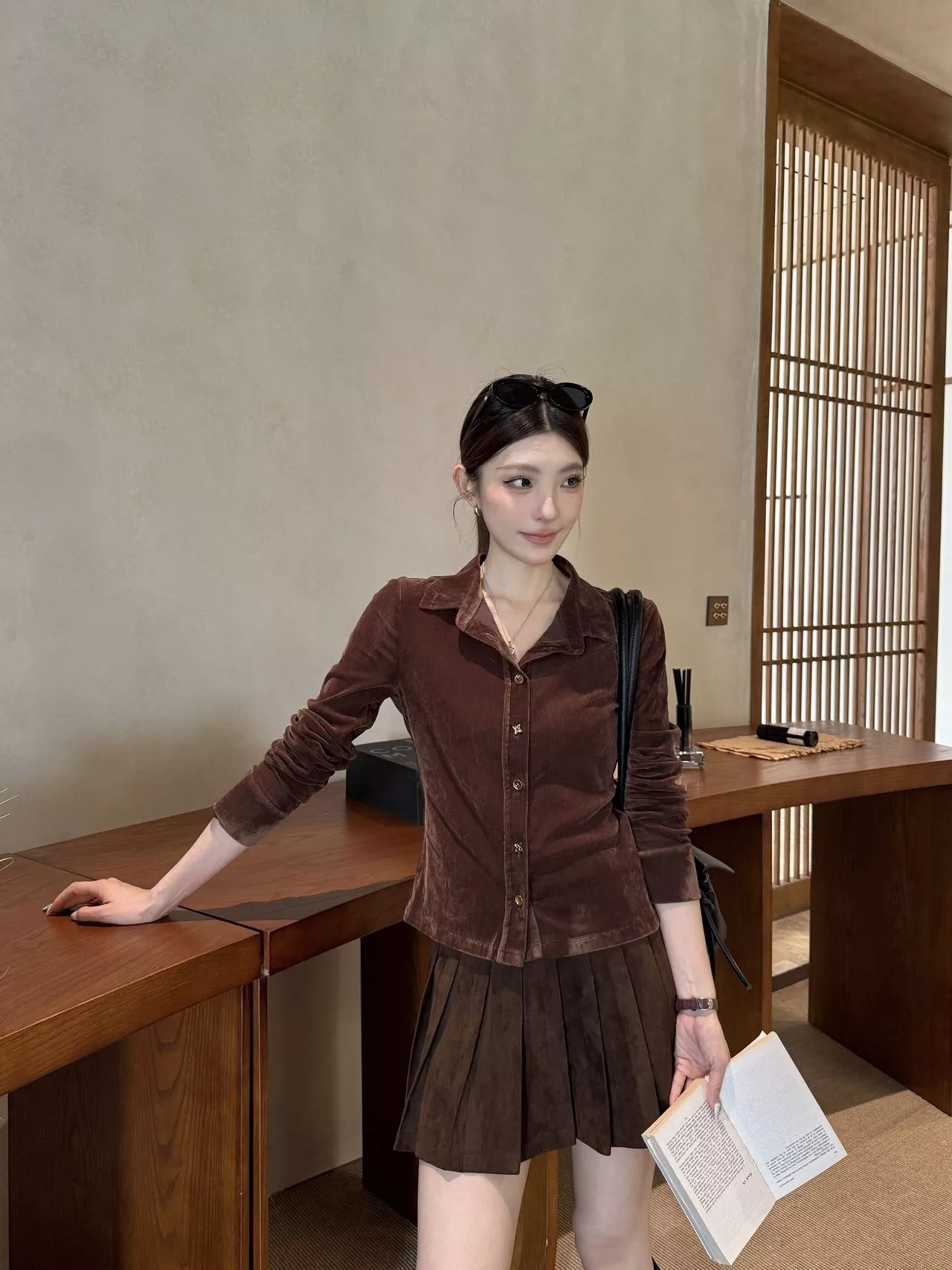 루이비통 플로킹 별 장식 여성용 긴소매 셔츠 상세 이미지 23