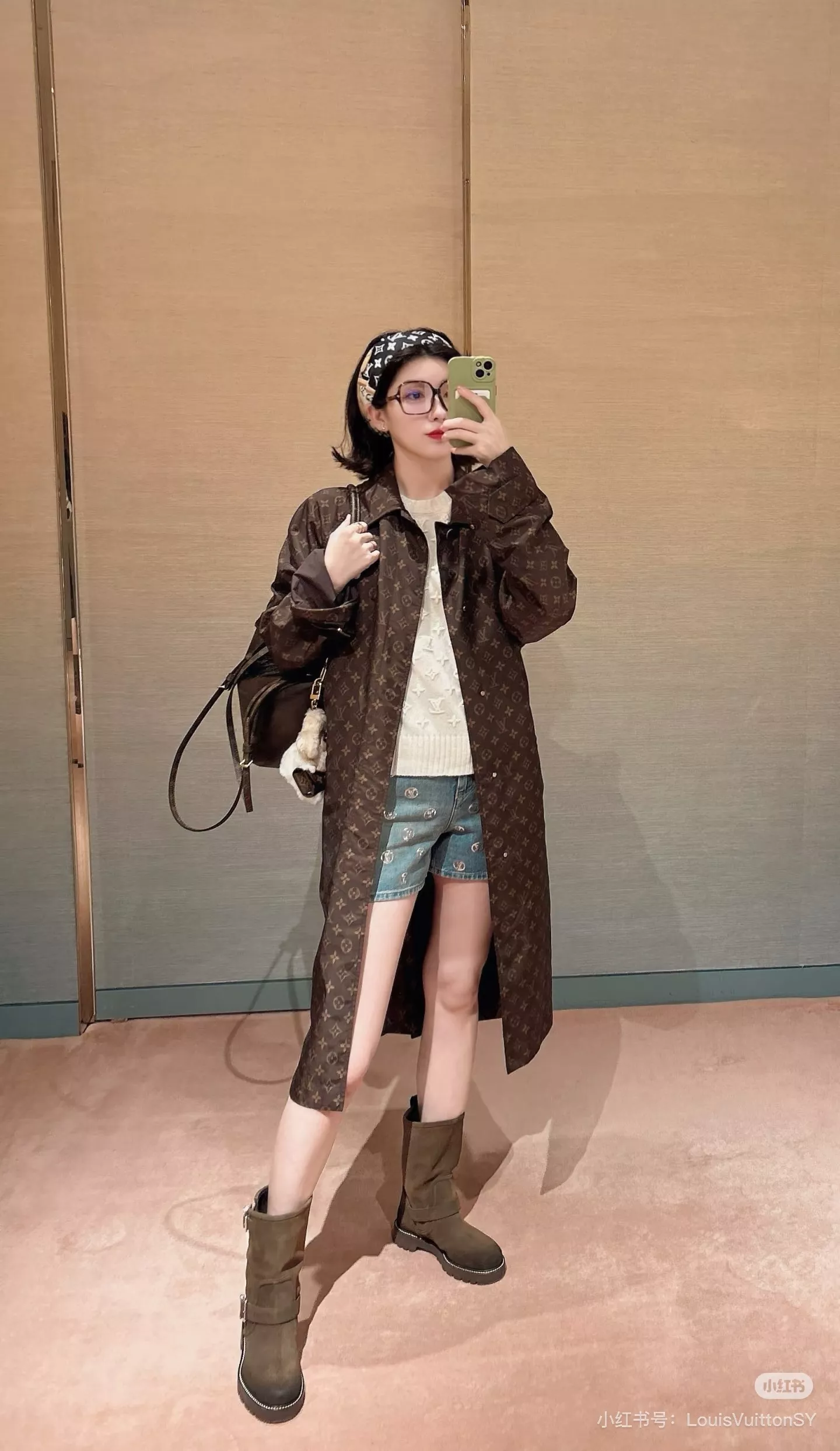 루이비통 올오버 패턴 벨트 여성용 롱 코트 상세 이미지 14
