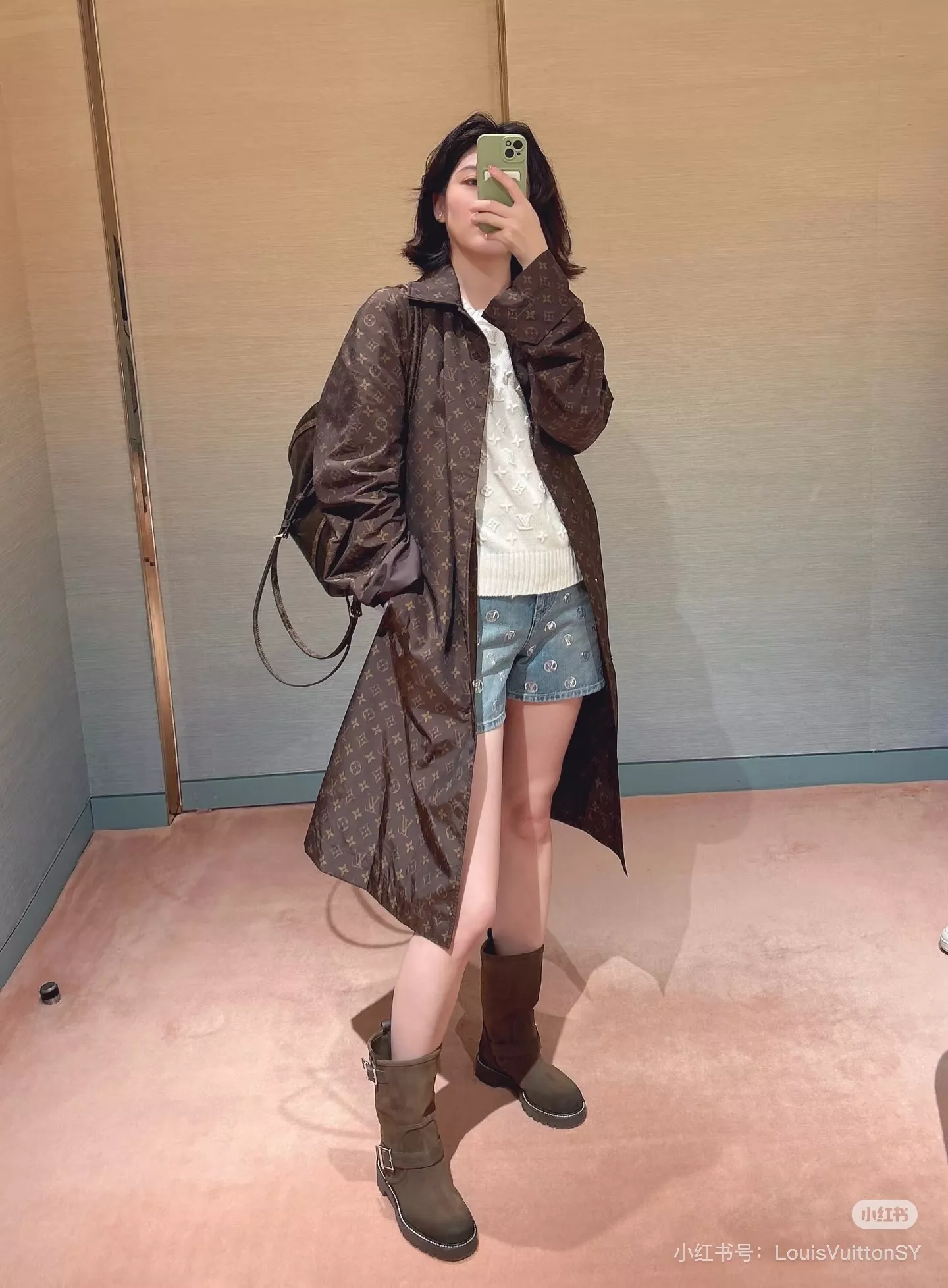 루이비통 올오버 패턴 벨트 여성용 롱 코트 상세 이미지 15