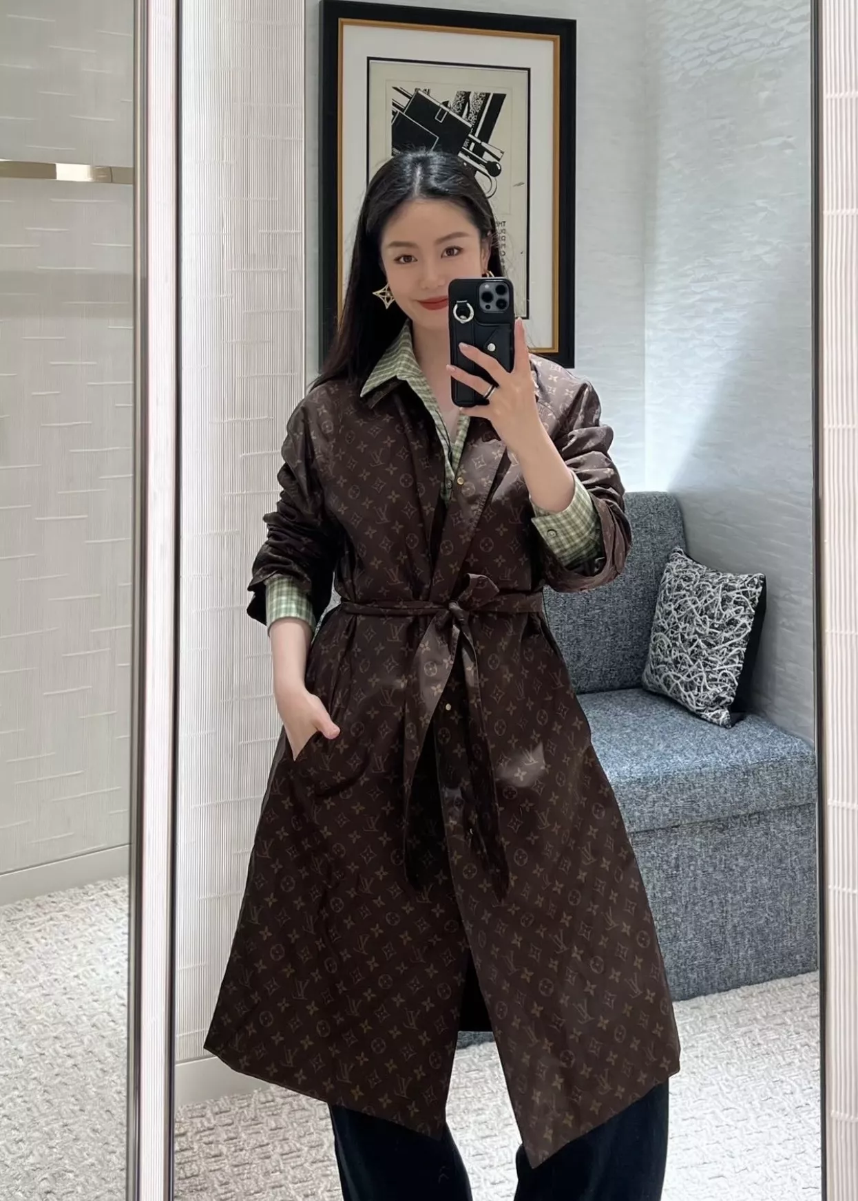 루이비통 올오버 패턴 벨트 여성용 롱 코트 상세 이미지 25