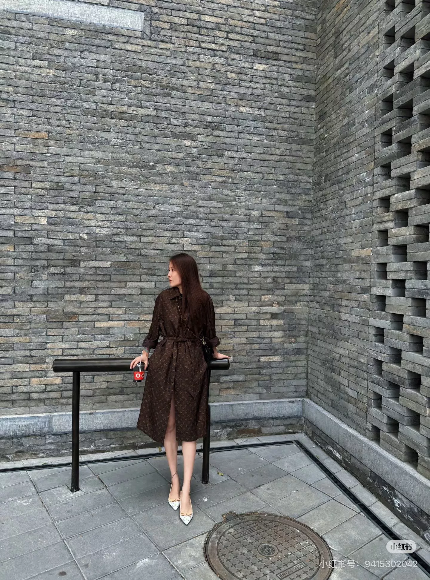 루이비통 올오버 패턴 벨트 여성용 롱 코트 상세 이미지 29