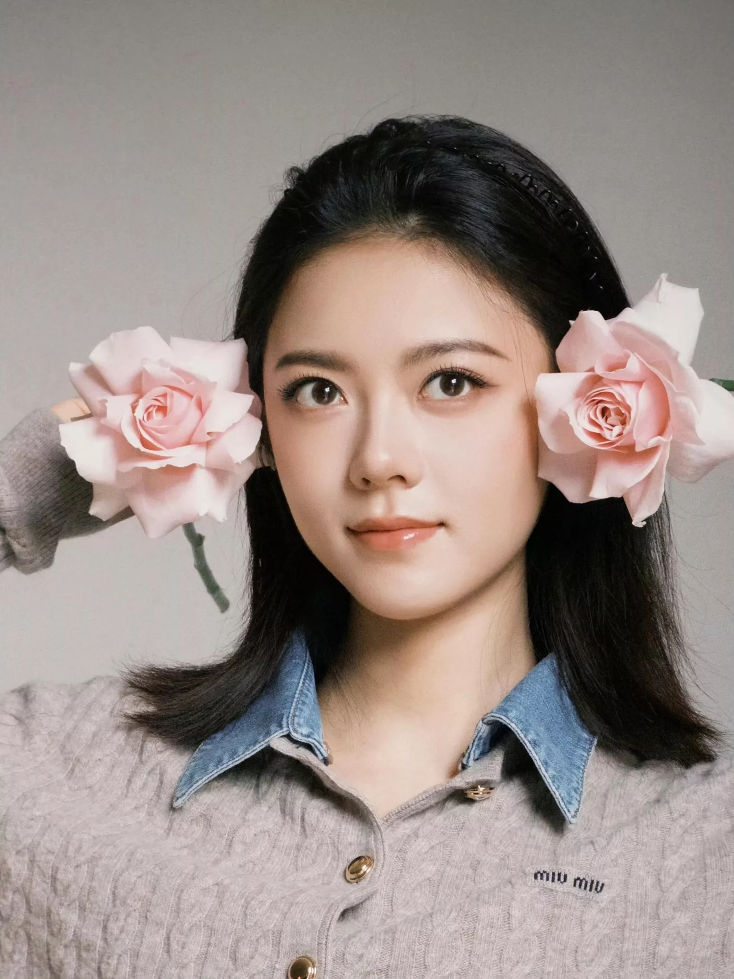 미우미우 배색 칼라 케이블 여성용 긴소매 가디건 상세 이미지 19