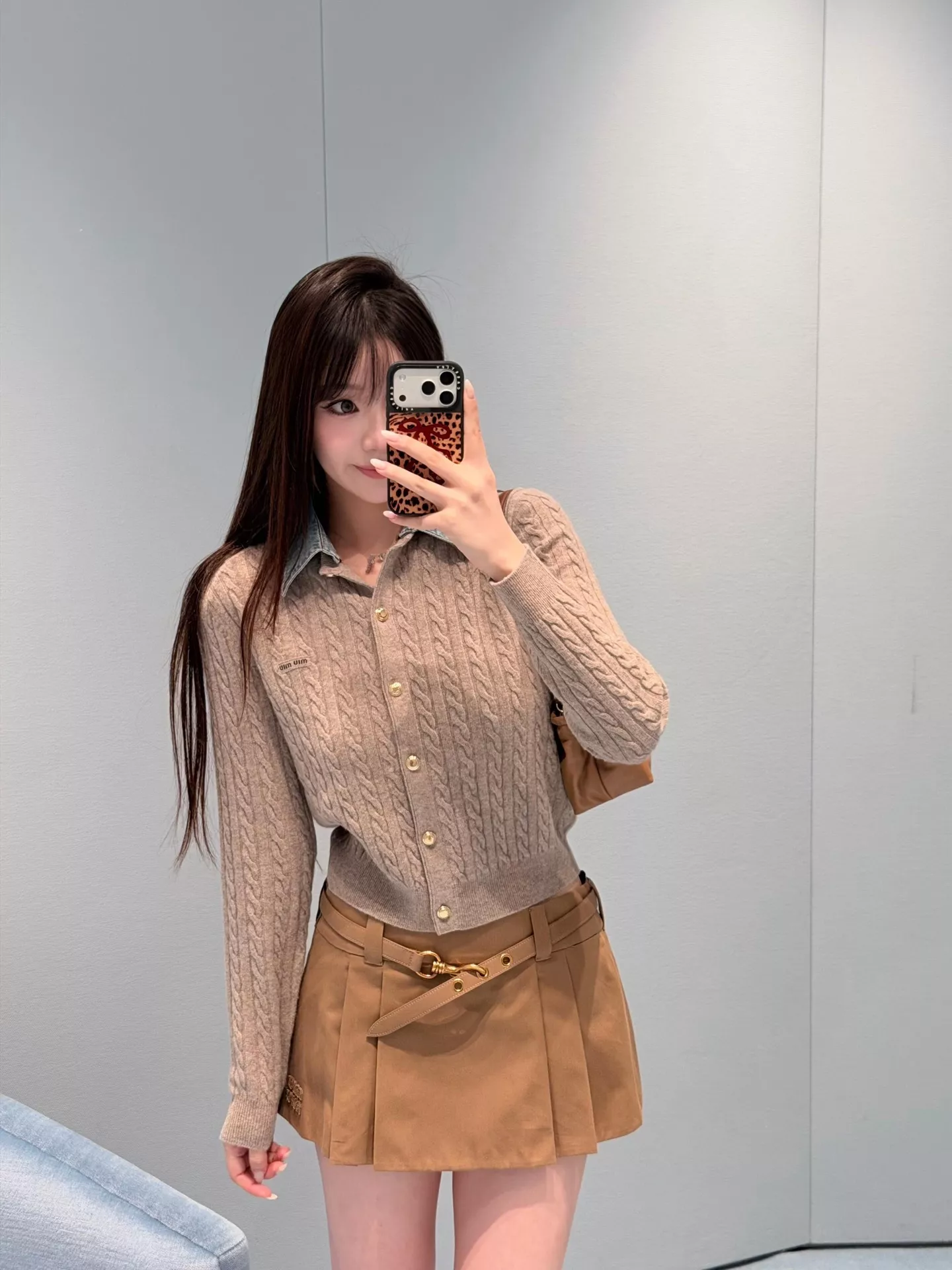 미우미우 배색 칼라 케이블 여성용 긴소매 가디건 상세 이미지 23