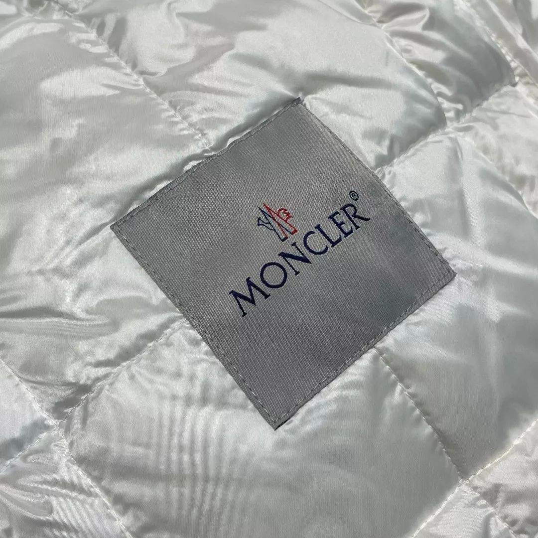 몽클레어 나일론 포켓 짜임 여성용 쇼트 패딩 상세 이미지 20