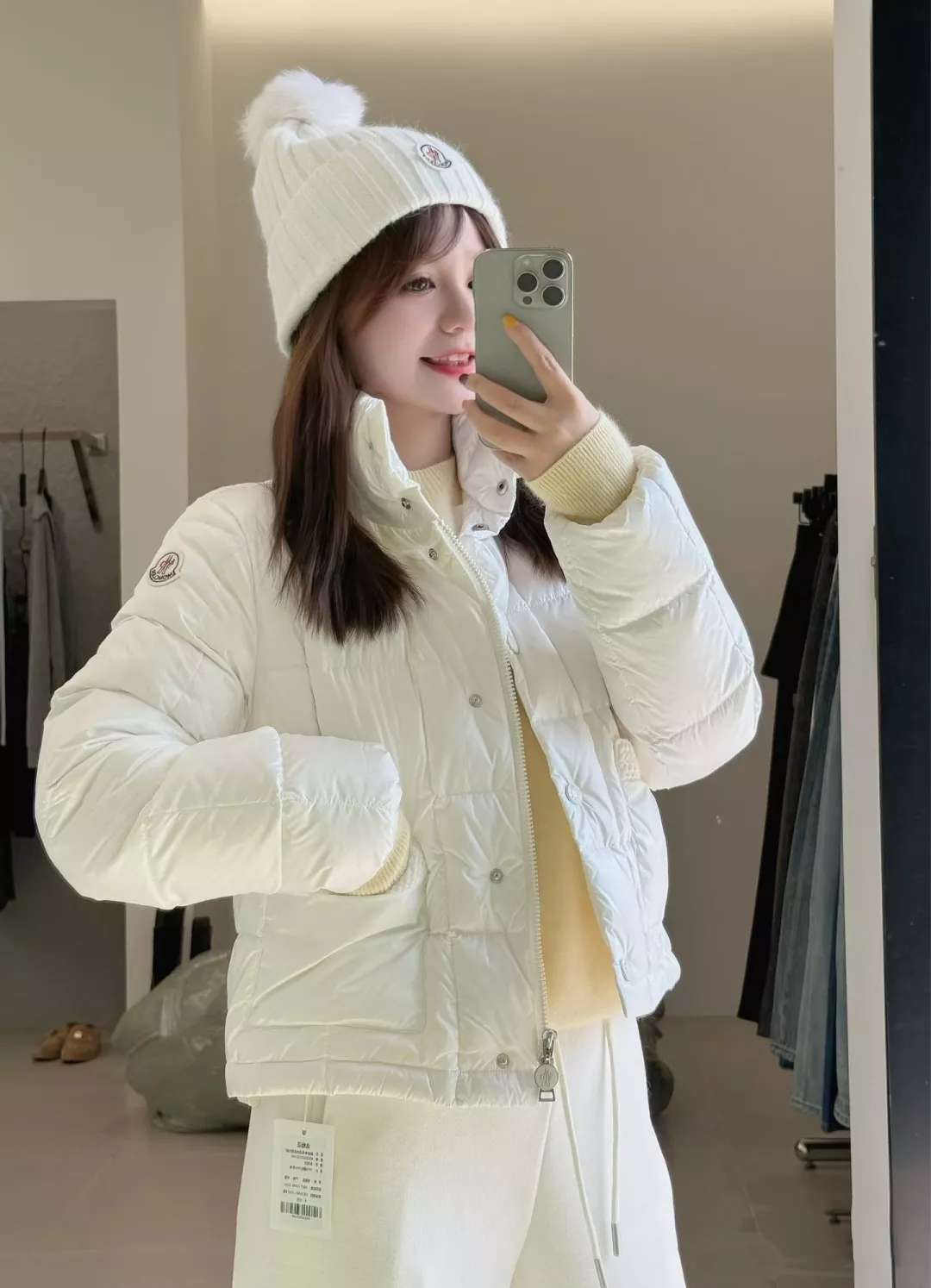 몽클레어 나일론 포켓 짜임 여성용 쇼트 패딩 상세 이미지 24