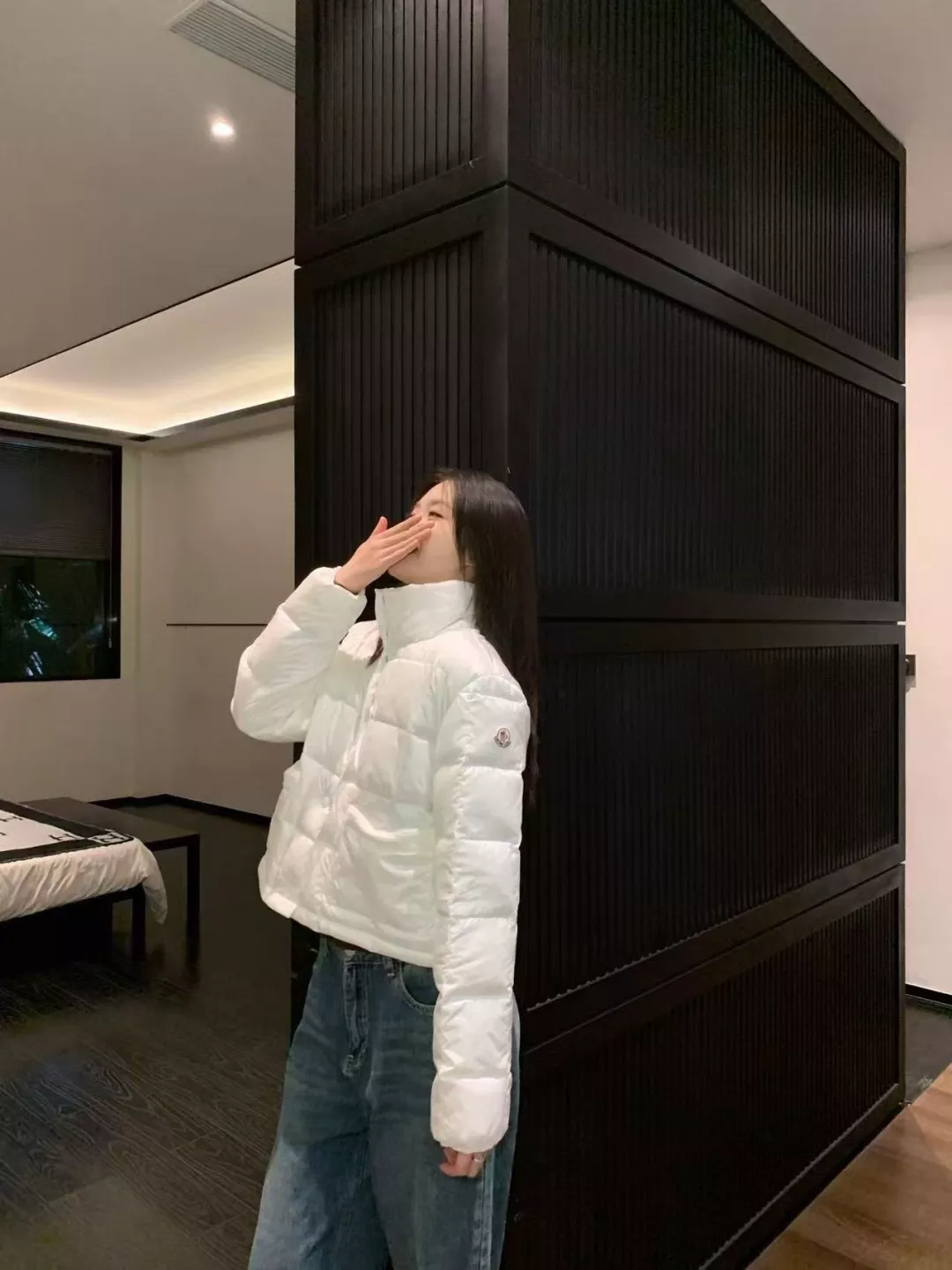 몽클레어 나일론 포켓 짜임 여성용 쇼트 패딩 상세 이미지 27