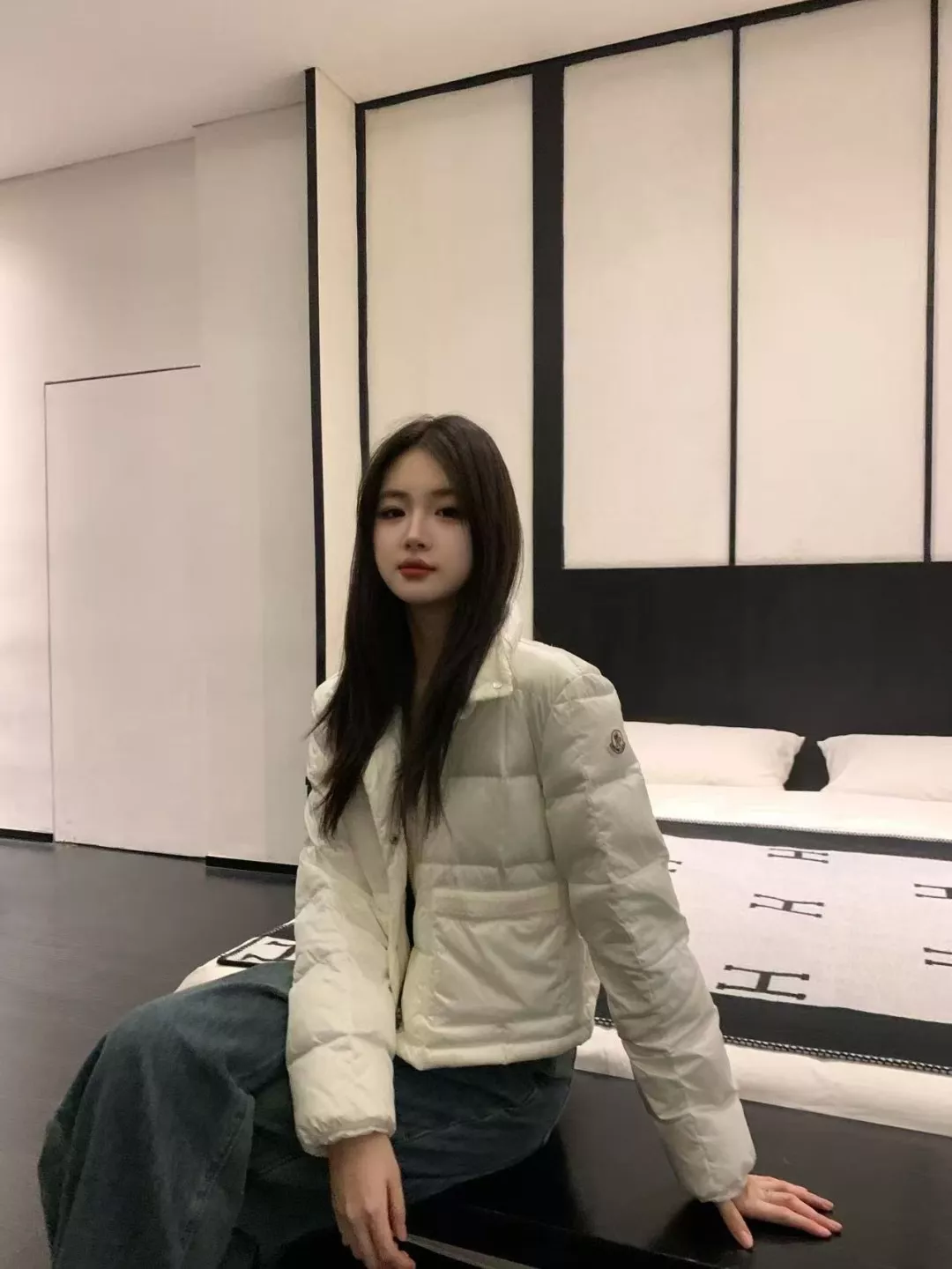 몽클레어 나일론 포켓 짜임 여성용 쇼트 패딩 상세 이미지 28