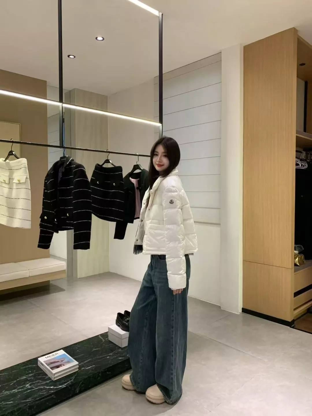몽클레어 나일론 포켓 짜임 여성용 쇼트 패딩 상세 이미지 29