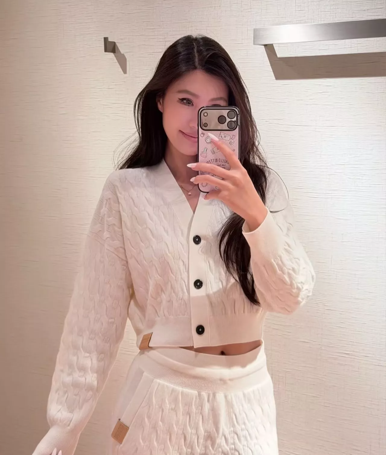 루이비통 케이블 짜임 크롭 여성용 긴소매 가디건 상세 이미지 61