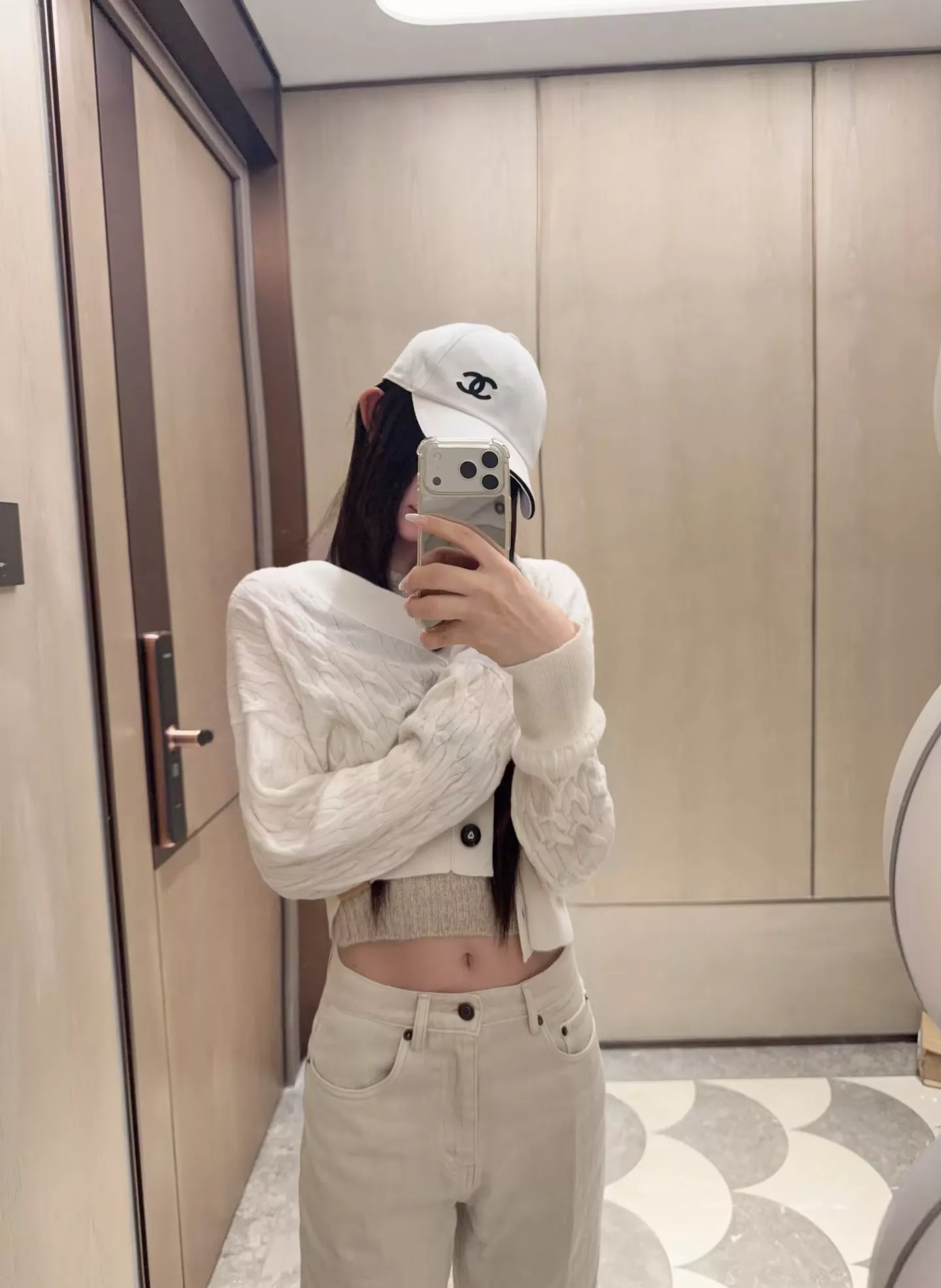 루이비통 케이블 짜임 크롭 여성용 긴소매 가디건 상세 이미지 66