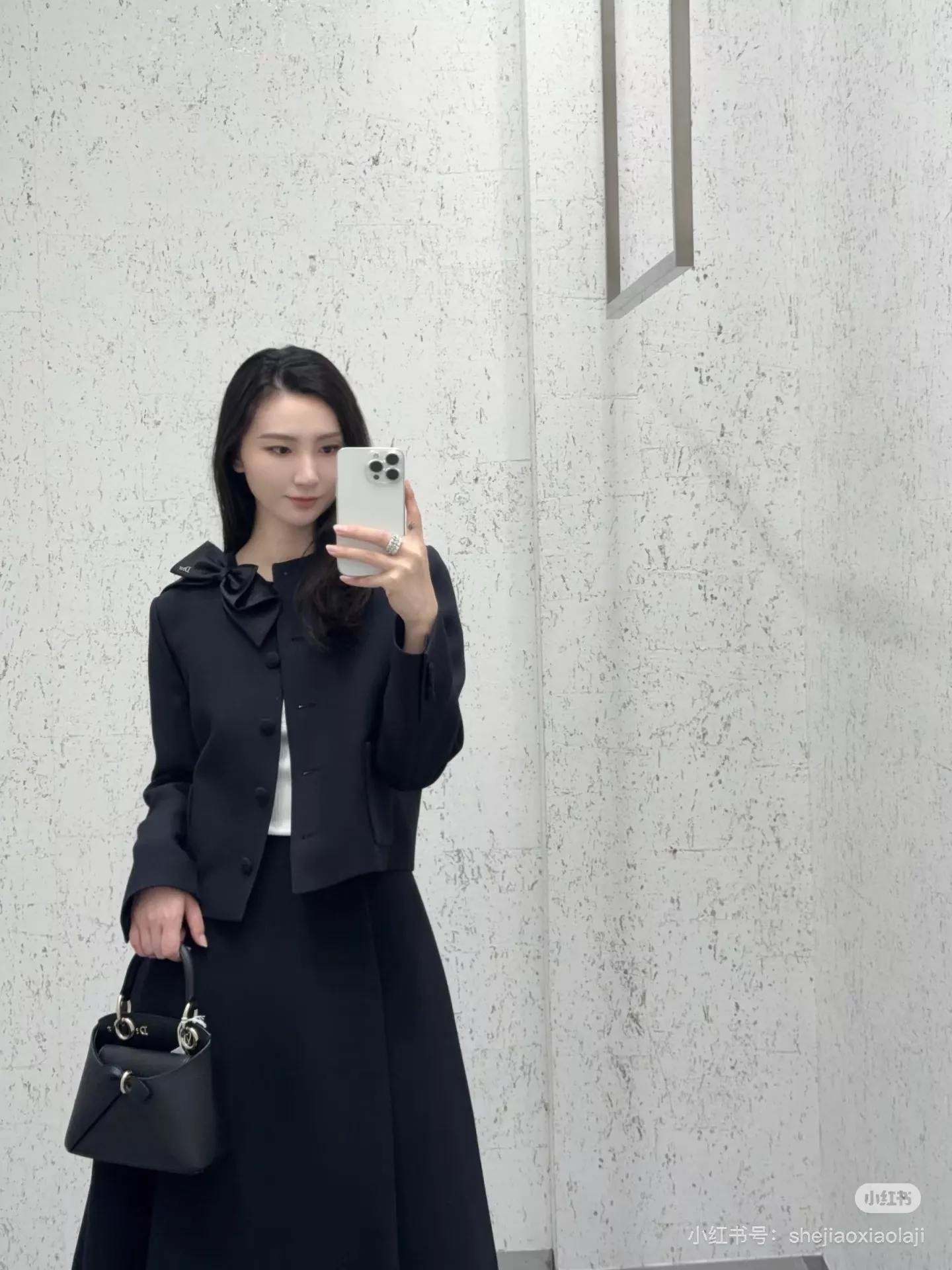 디올 리본 장식 라운드넥 여성용 버튼 재킷 상세 이미지 19