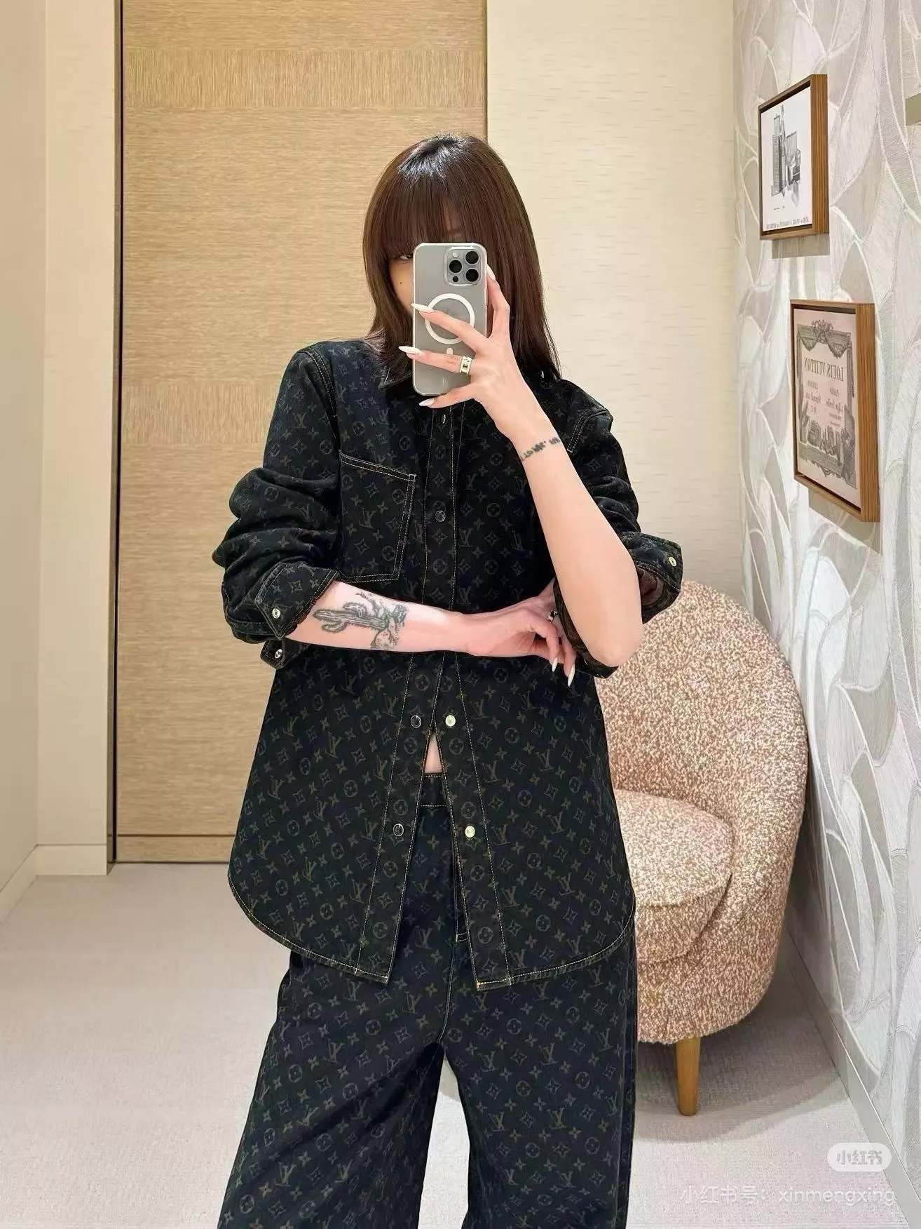 루이비통 자카드 포켓 여성용 긴소매 데님 셔츠 상세 이미지 17