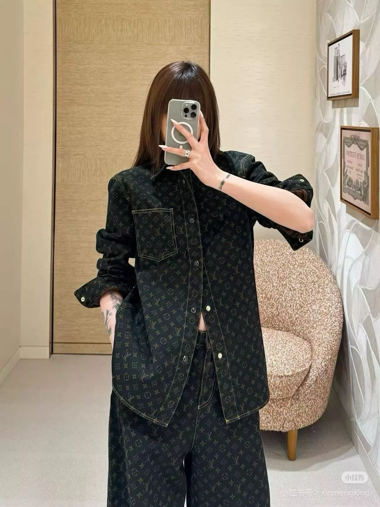 루이비통 자카드 포켓 여성용 긴소매 데님 셔츠 상세 이미지 24