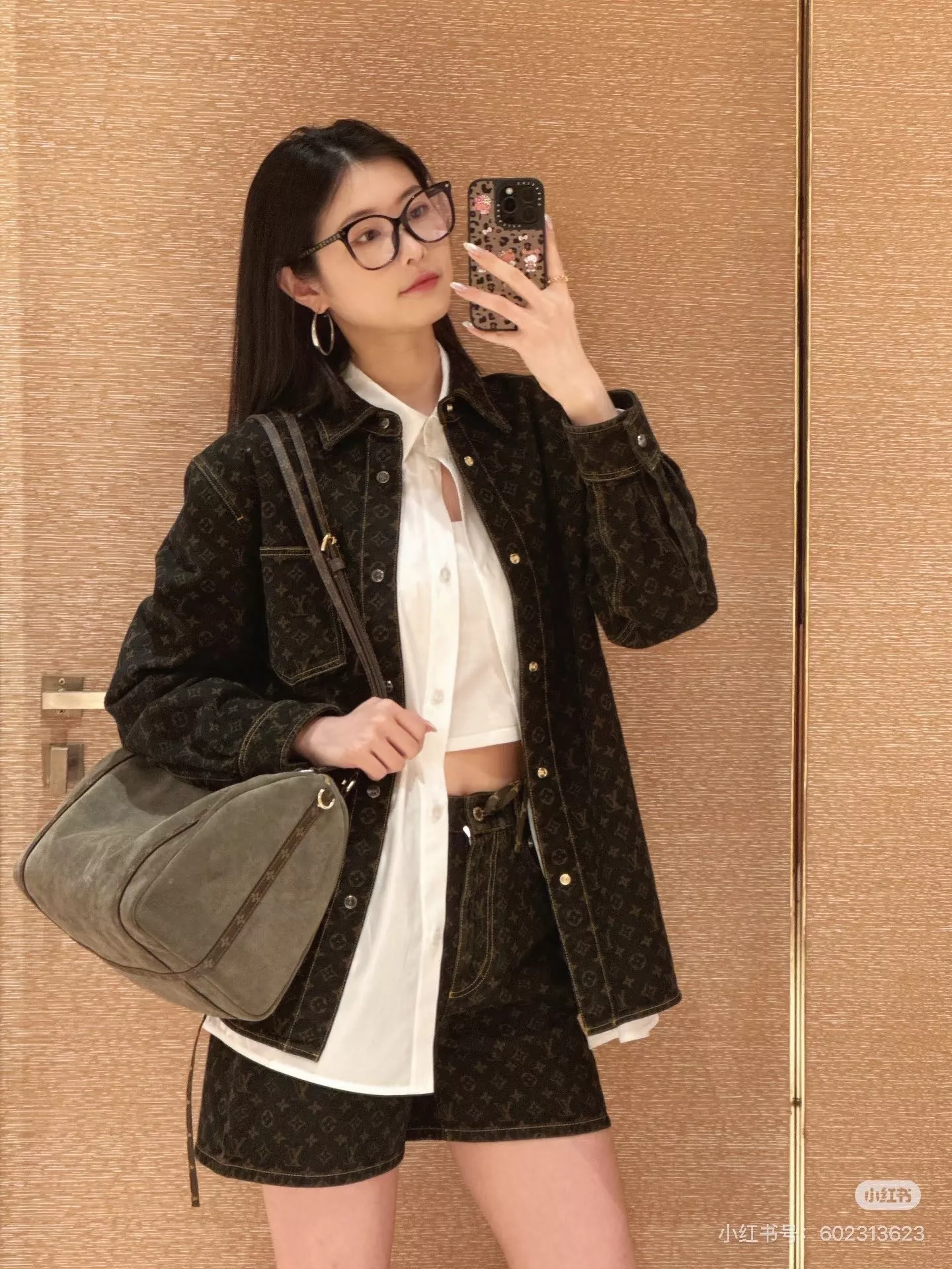 루이비통 자카드 포켓 여성용 긴소매 데님 셔츠 상세 이미지 31