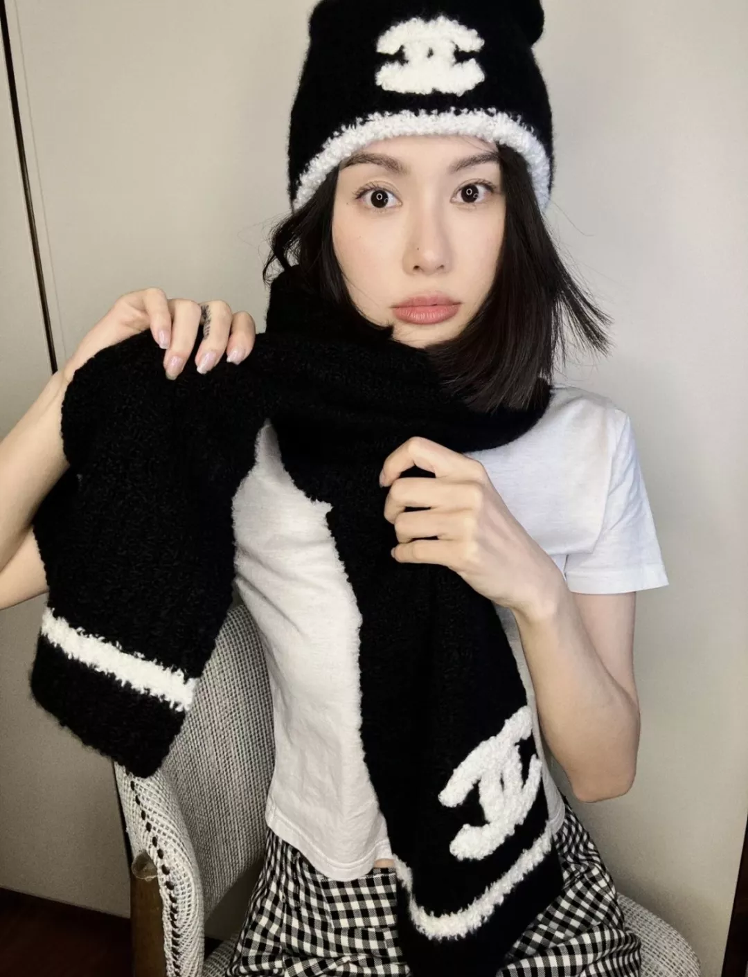 샤넬 캐시미어 실크 혼방 배색 라인 머플러 상세 이미지 11