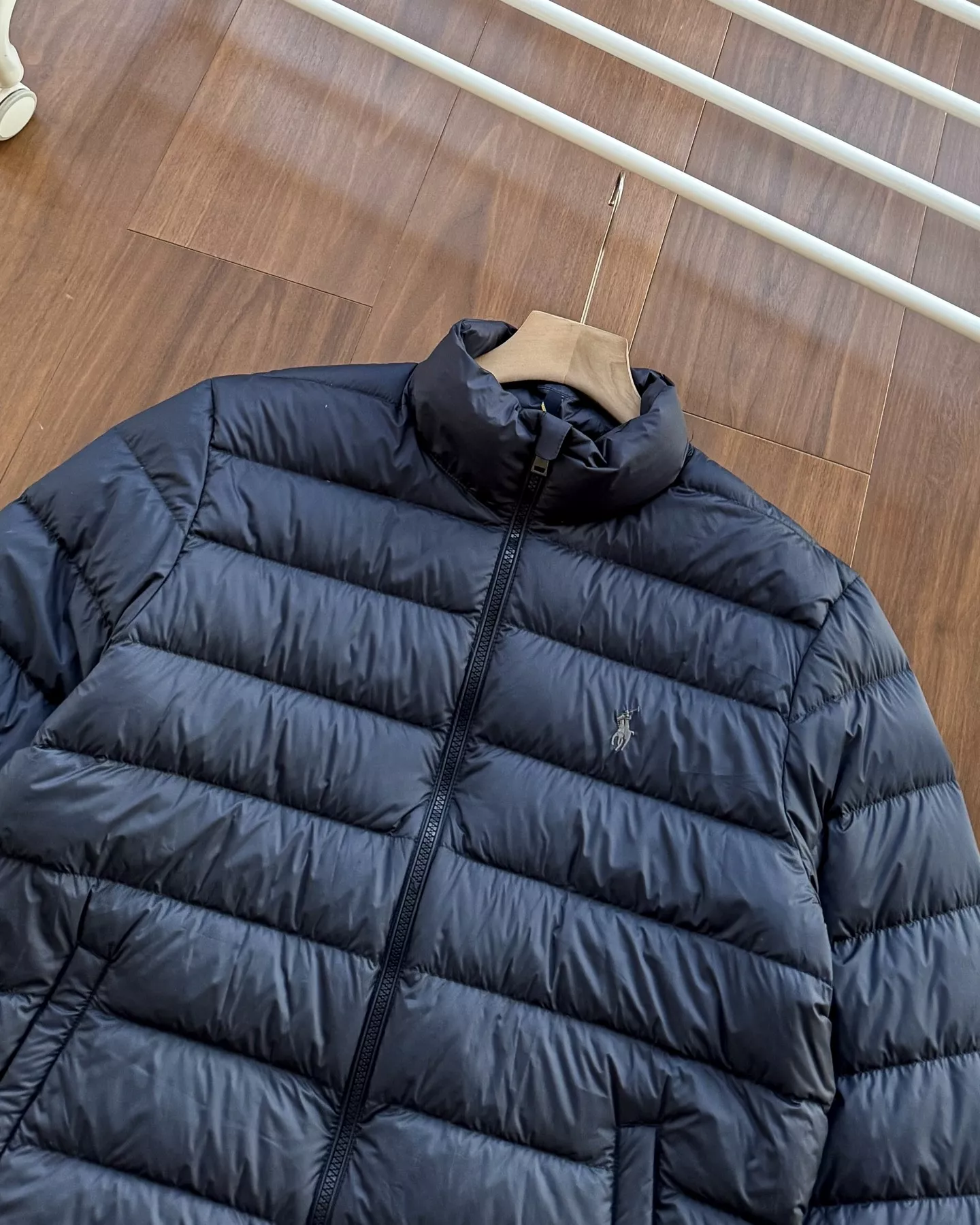 랄프로렌 가로 퀼팅 스탠드넥 남녀공용 쇼트 패딩 상세 이미지 23