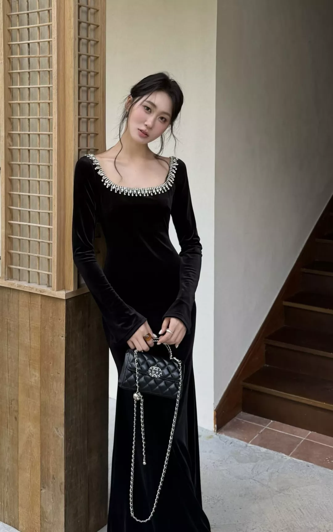 발렌티노 벨벳 보석 장식 머메이드 여성용 원피스 상세 이미지 12