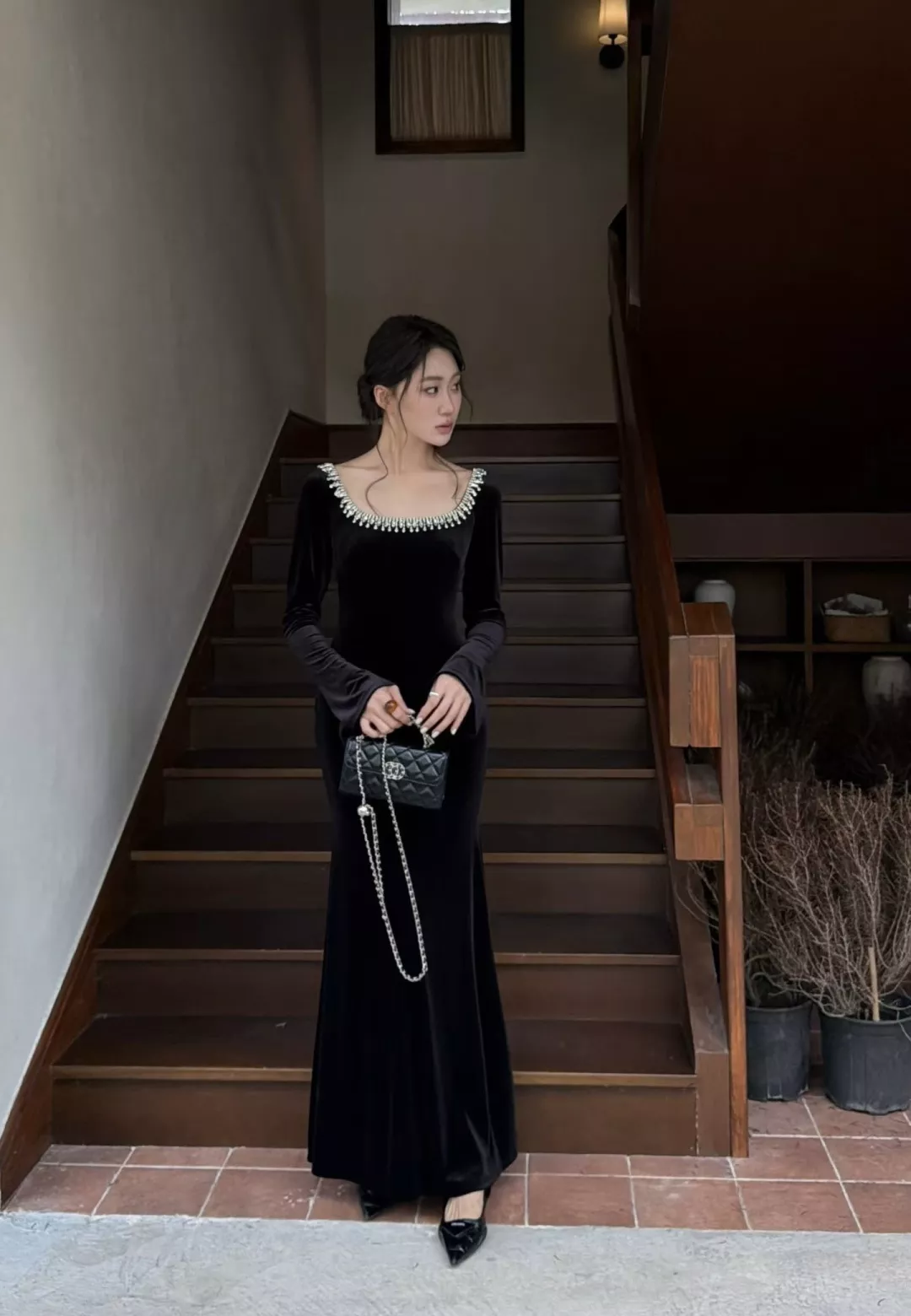 발렌티노 벨벳 보석 장식 머메이드 여성용 원피스 상세 이미지 13