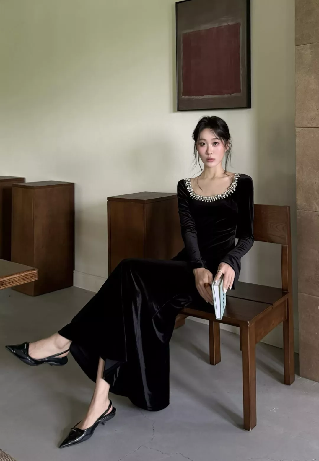 발렌티노 벨벳 보석 장식 머메이드 여성용 원피스 상세 이미지 15